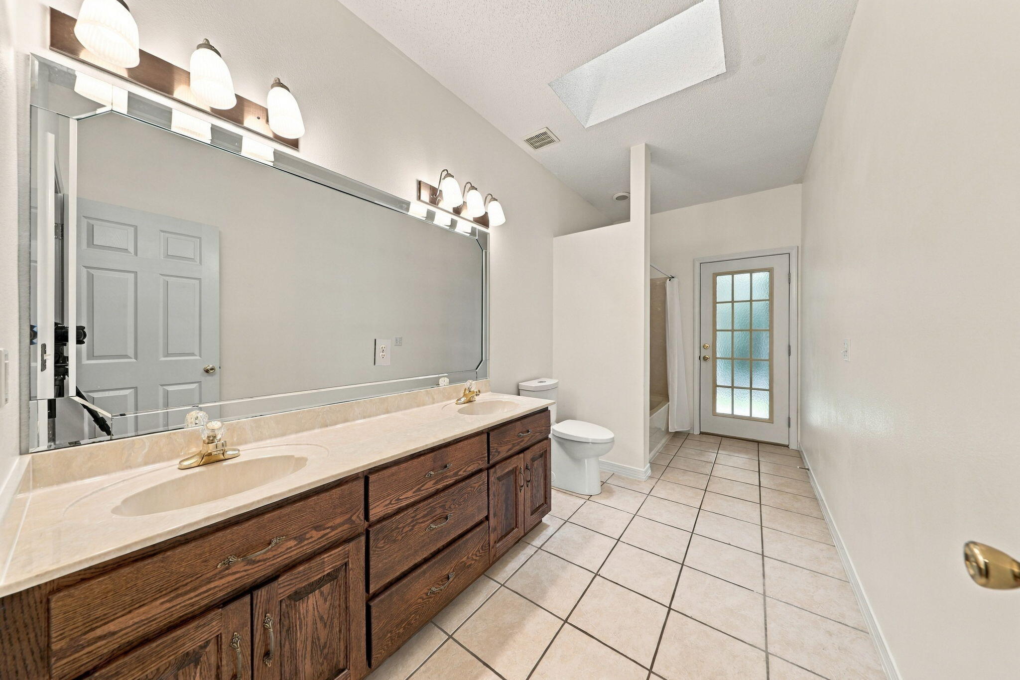 LAKESIDE EAST AMENDED LOT 42 BLK C - Residential