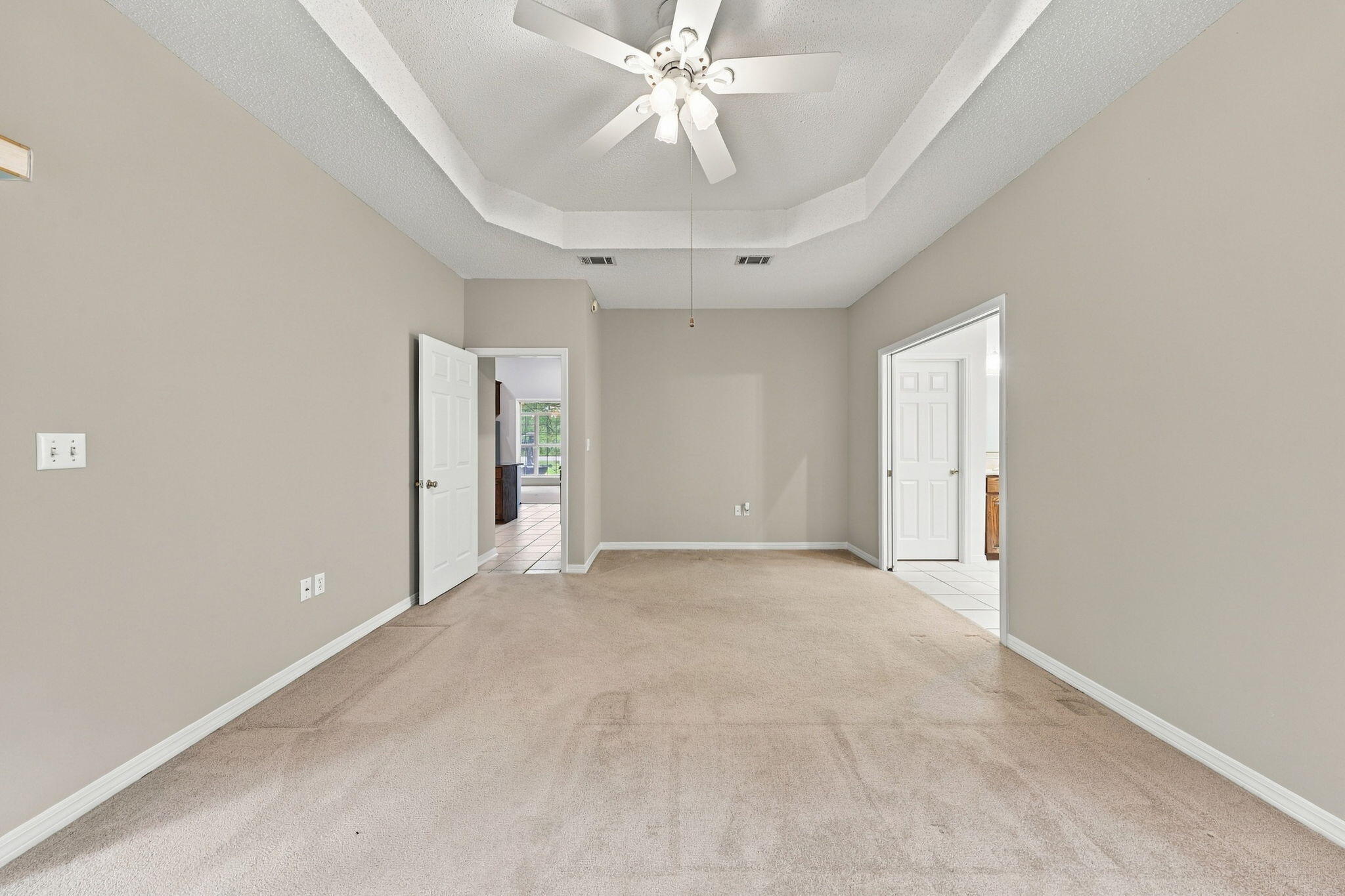 LAKESIDE EAST AMENDED LOT 42 BLK C - Residential