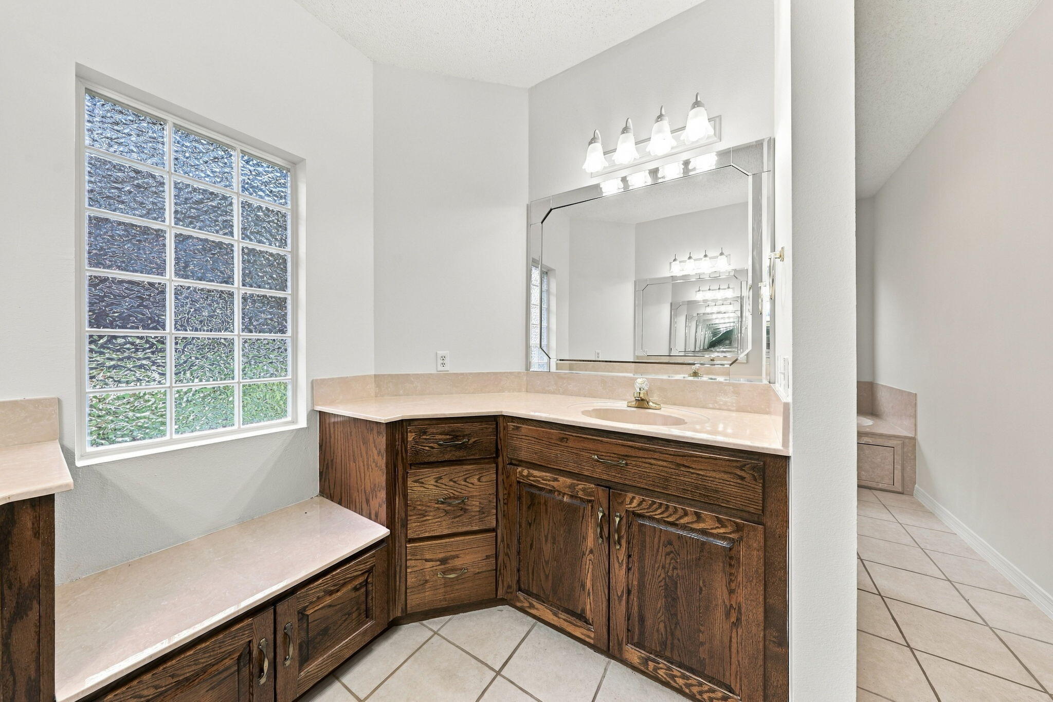 LAKESIDE EAST AMENDED LOT 42 BLK C - Residential