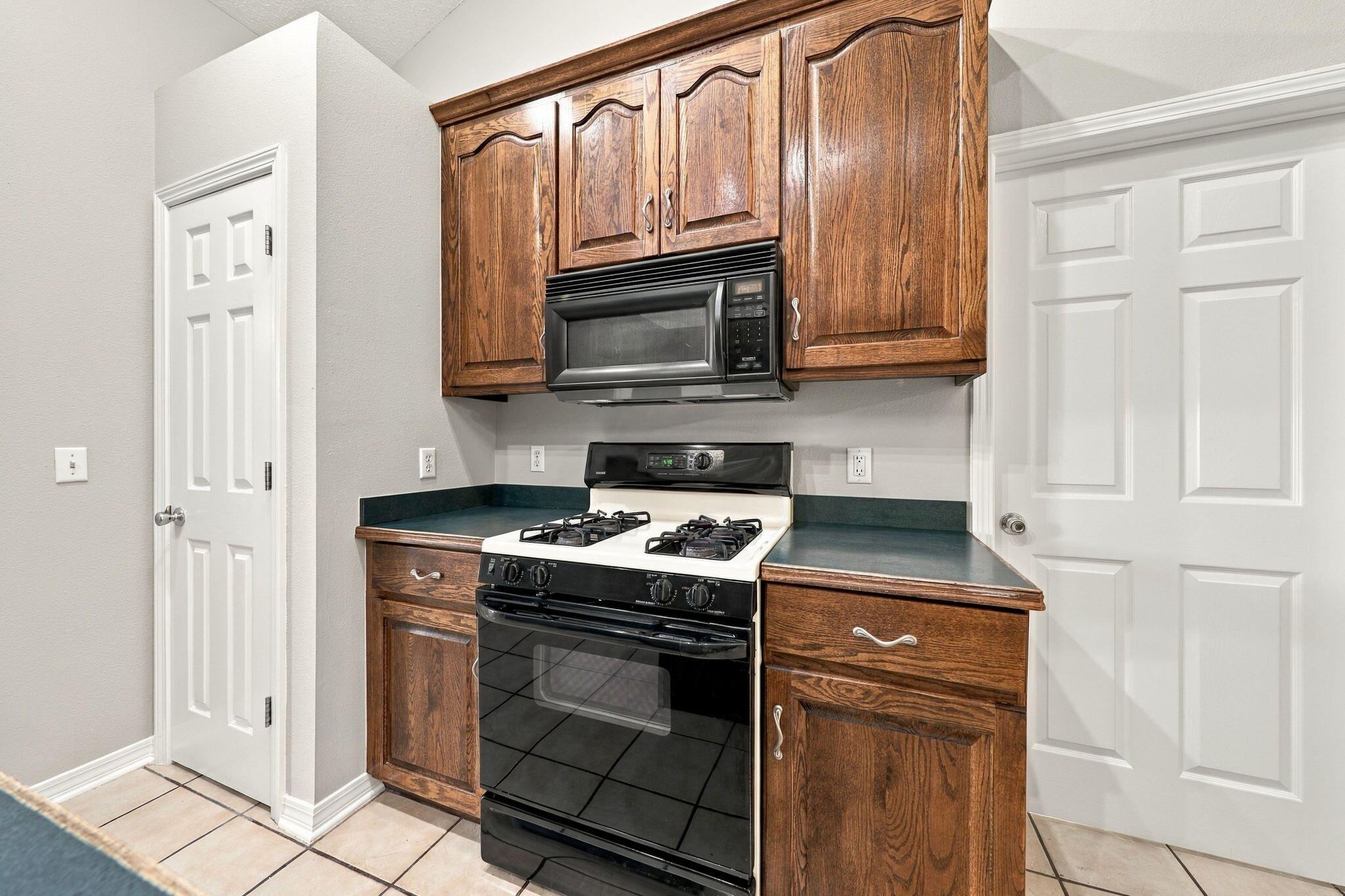 LAKESIDE EAST AMENDED LOT 42 BLK C - Residential