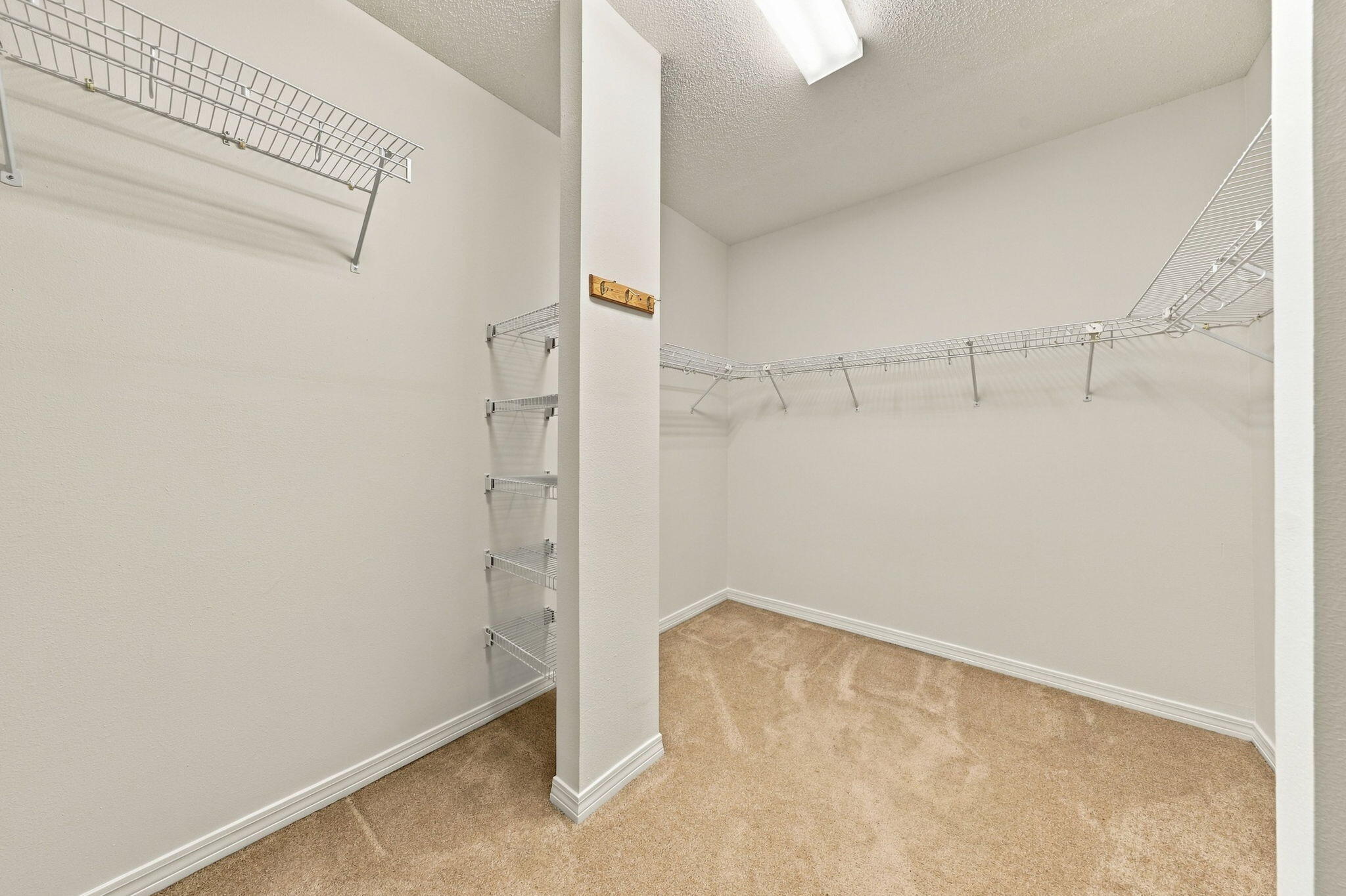 LAKESIDE EAST AMENDED LOT 42 BLK C - Residential