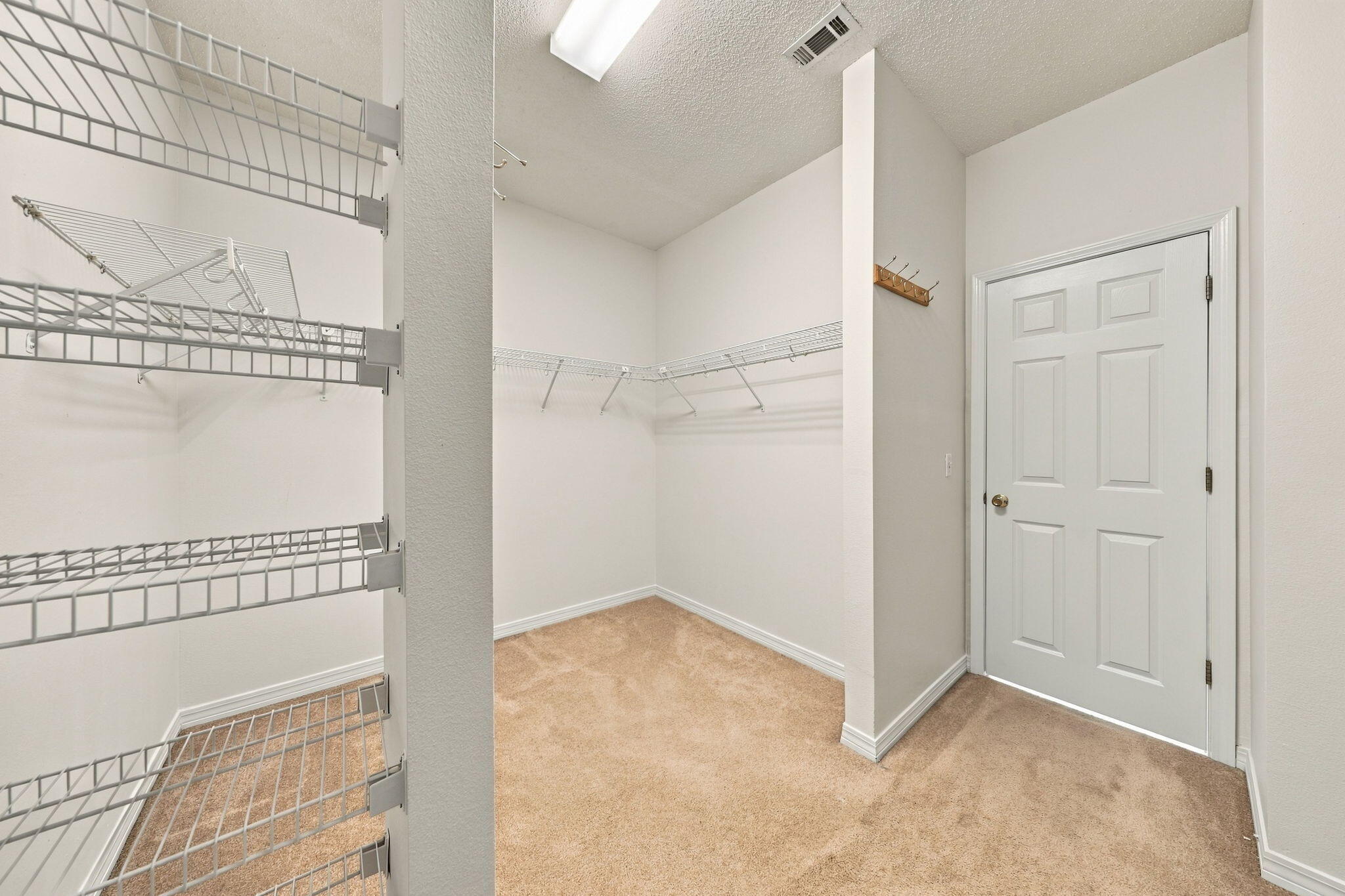 LAKESIDE EAST AMENDED LOT 42 BLK C - Residential