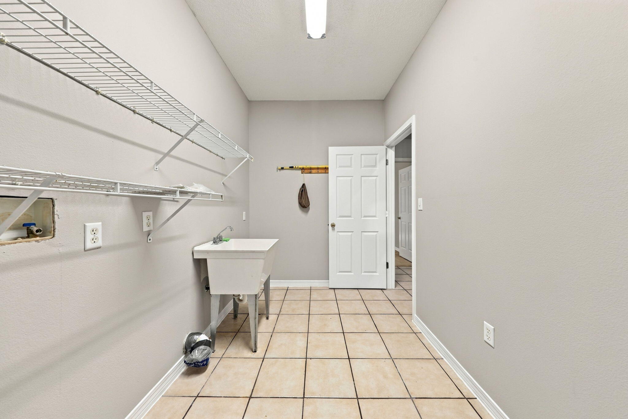 LAKESIDE EAST AMENDED LOT 42 BLK C - Residential