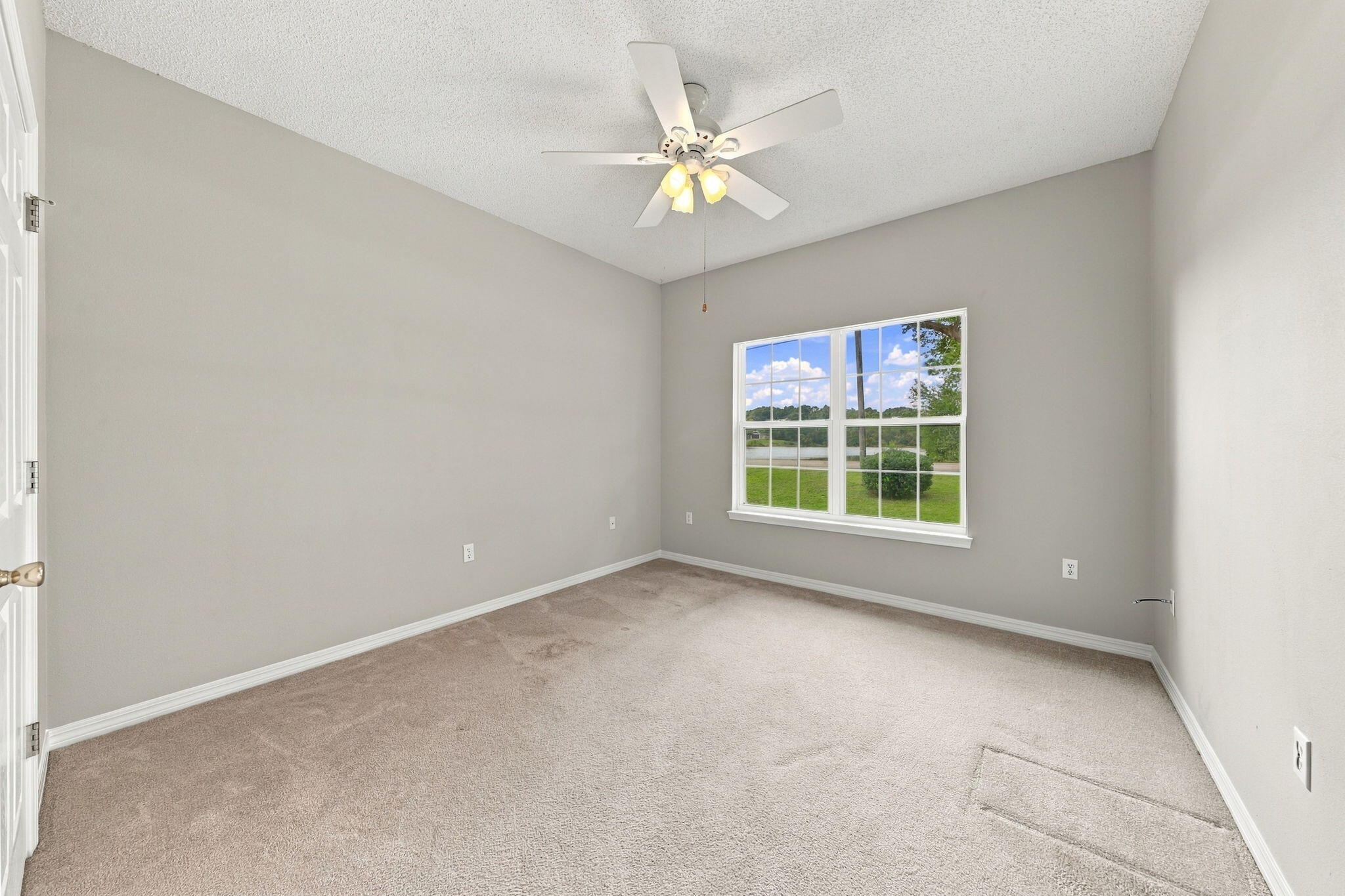 LAKESIDE EAST AMENDED LOT 42 BLK C - Residential