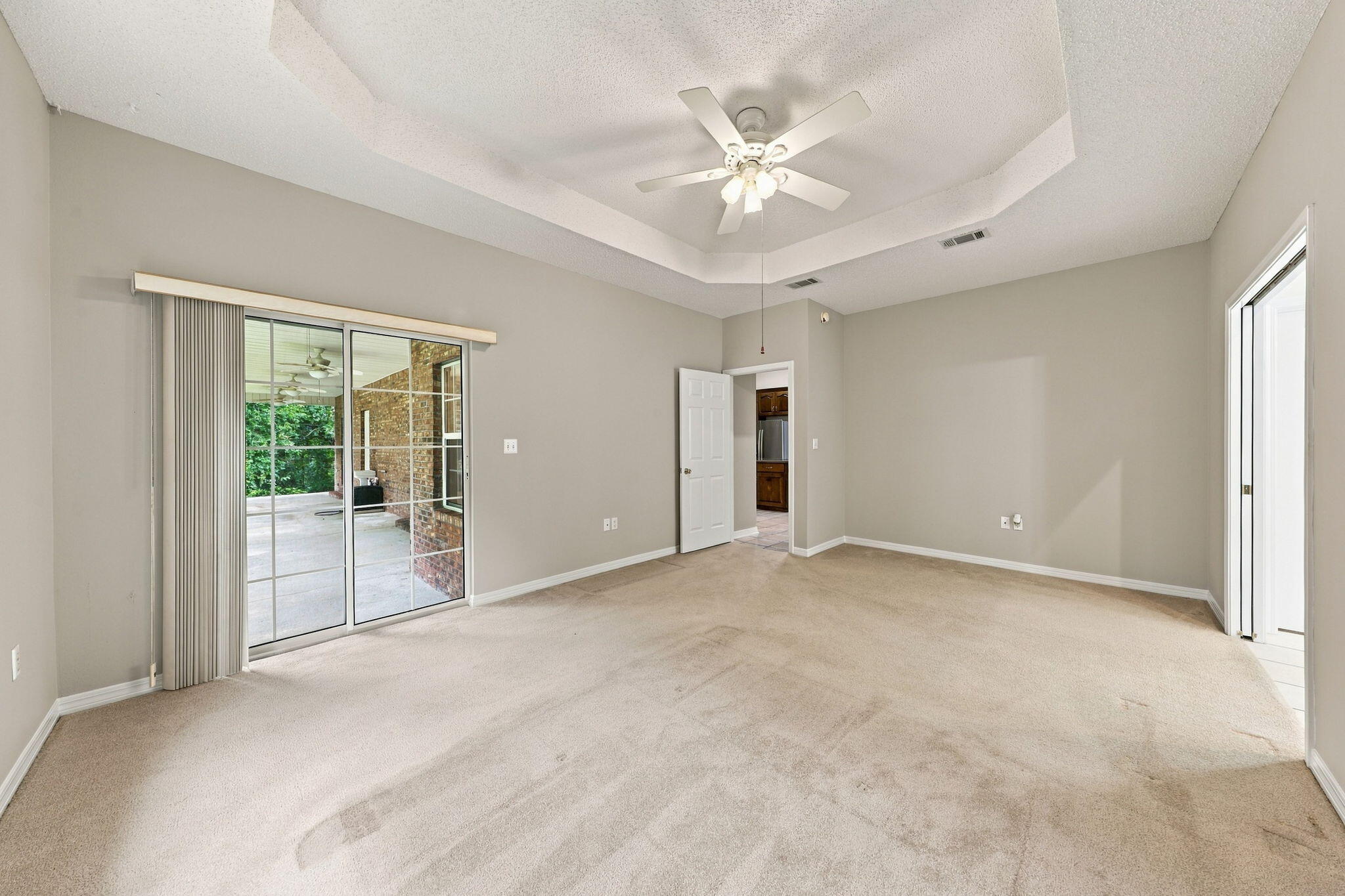 LAKESIDE EAST AMENDED LOT 42 BLK C - Residential