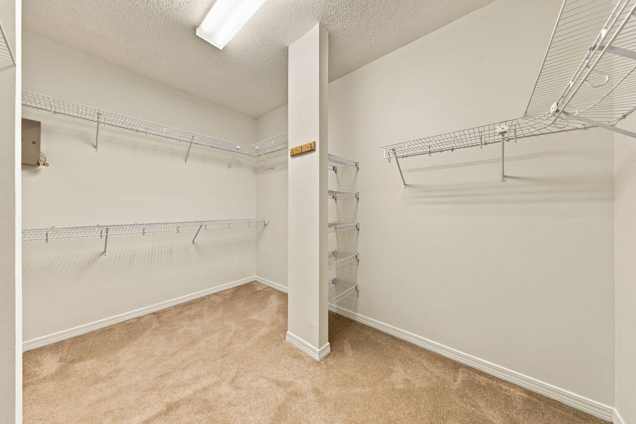 LAKESIDE EAST AMENDED LOT 42 BLK C - Residential