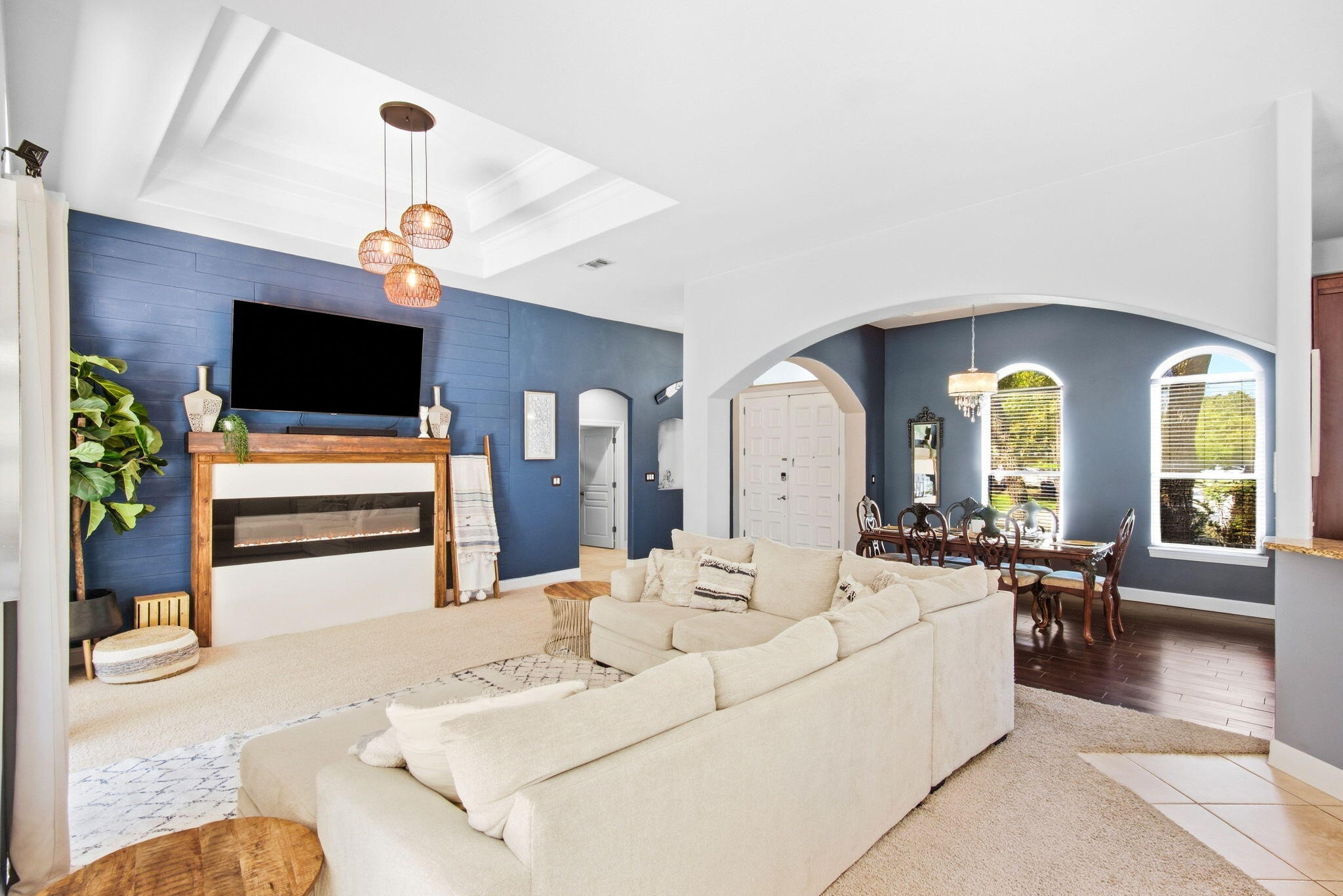 CHARDONNAY ESTATES - Residential