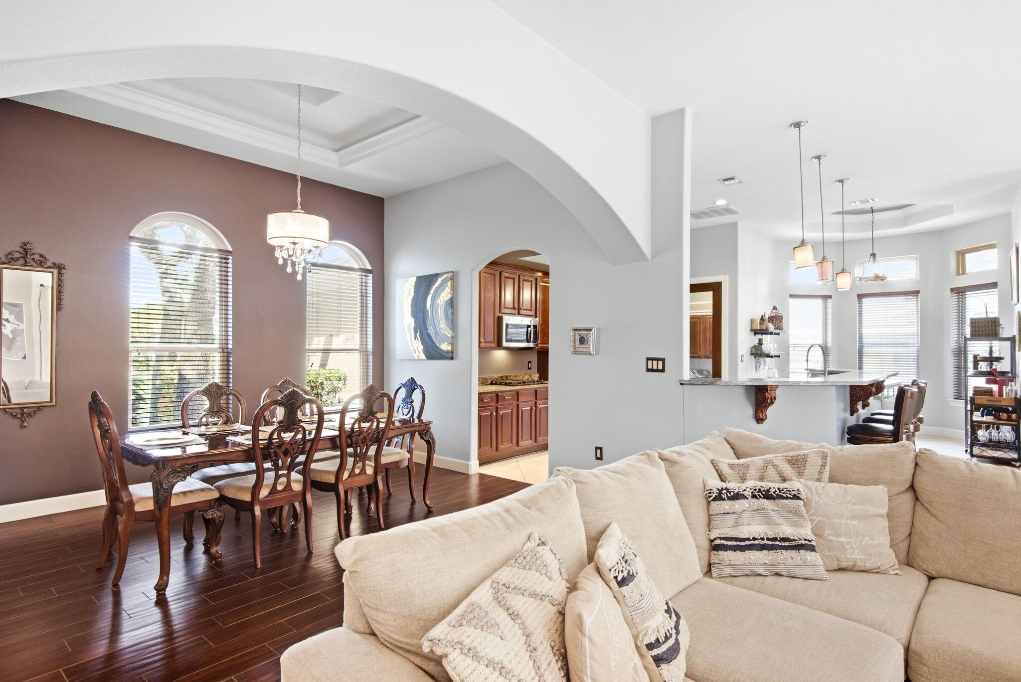 CHARDONNAY ESTATES - Residential