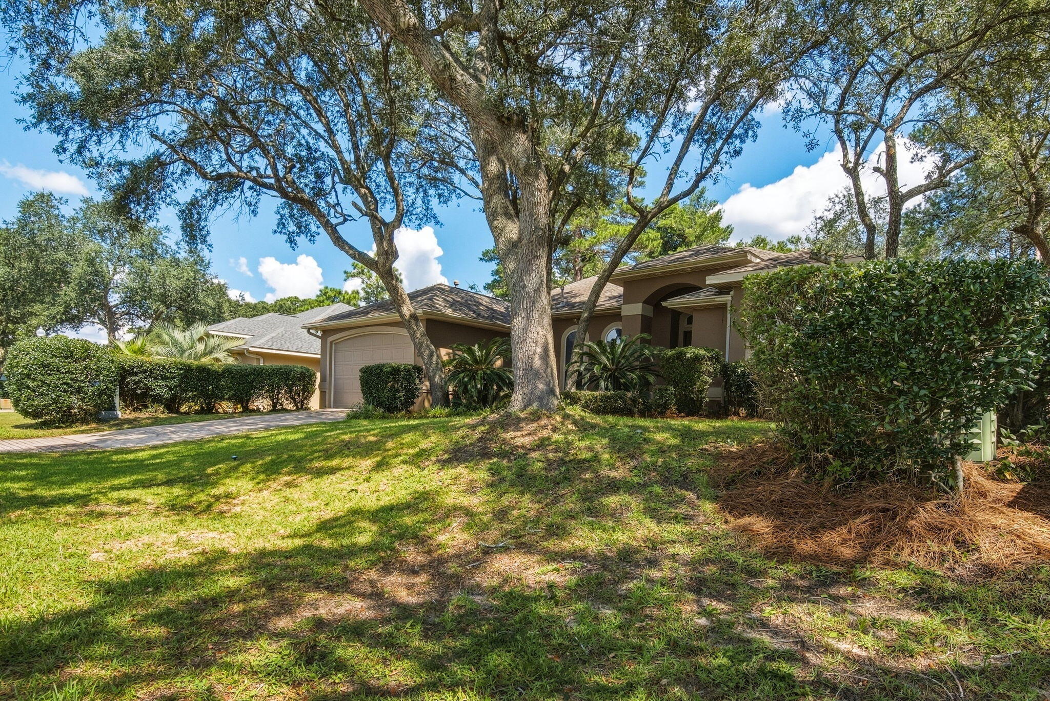 CHARDONNAY ESTATES - Residential
