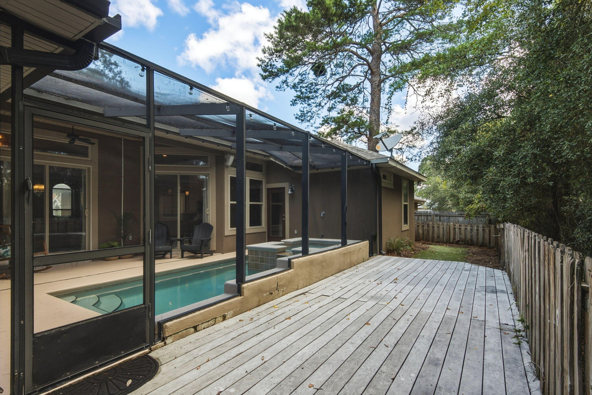 CHARDONNAY ESTATES - Residential