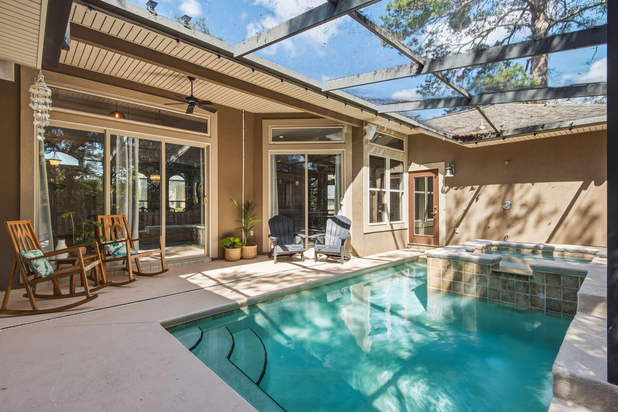 CHARDONNAY ESTATES - Residential
