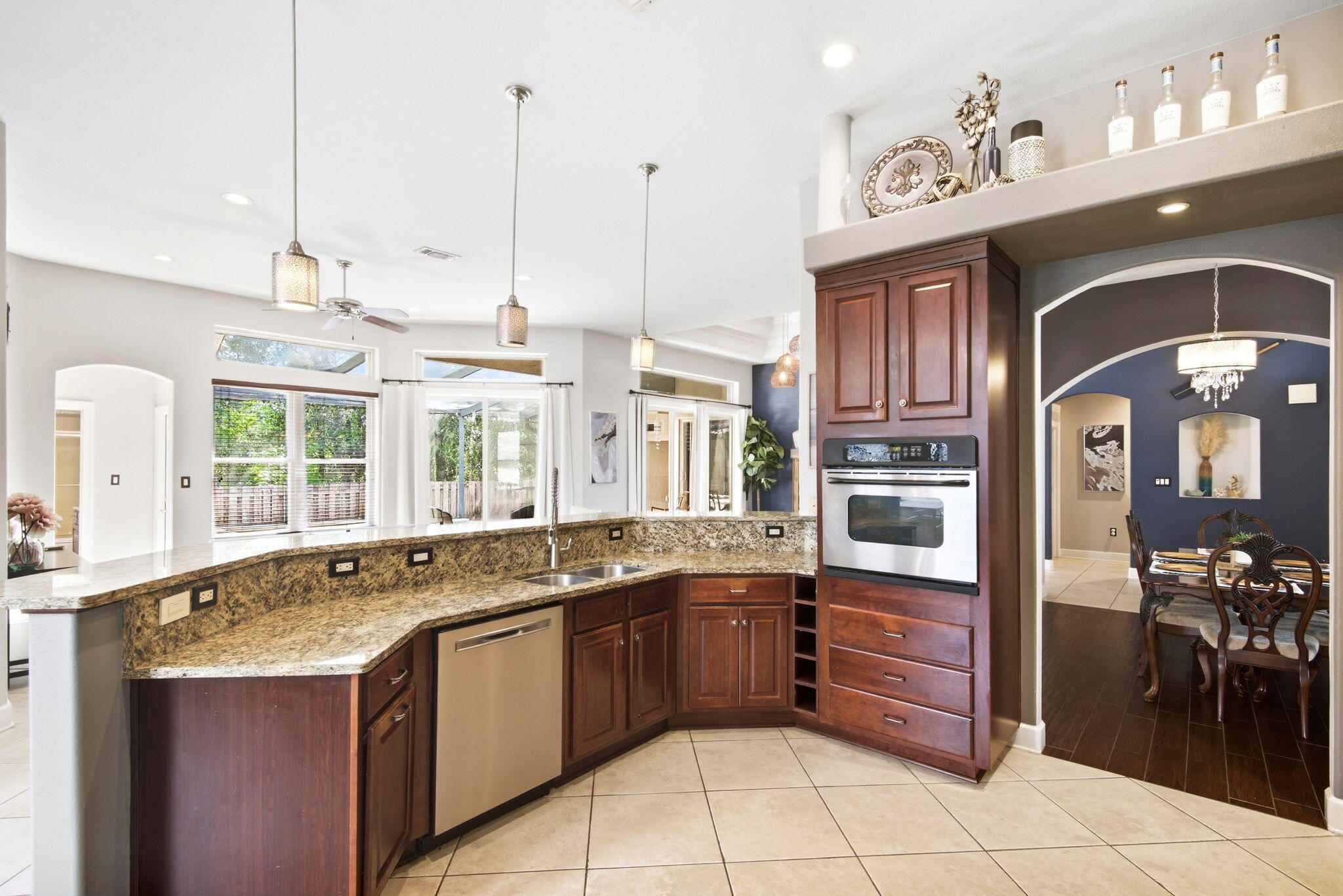 CHARDONNAY ESTATES - Residential