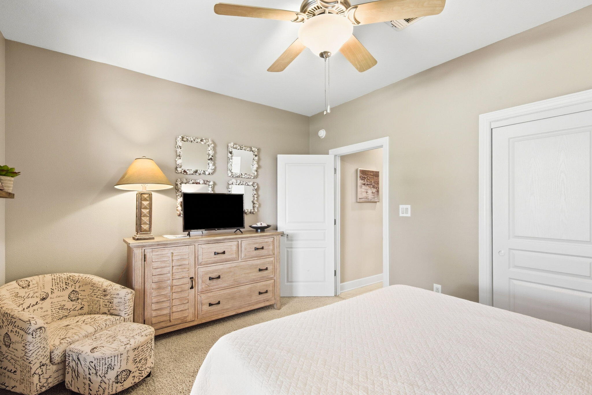 CHARDONNAY ESTATES - Residential