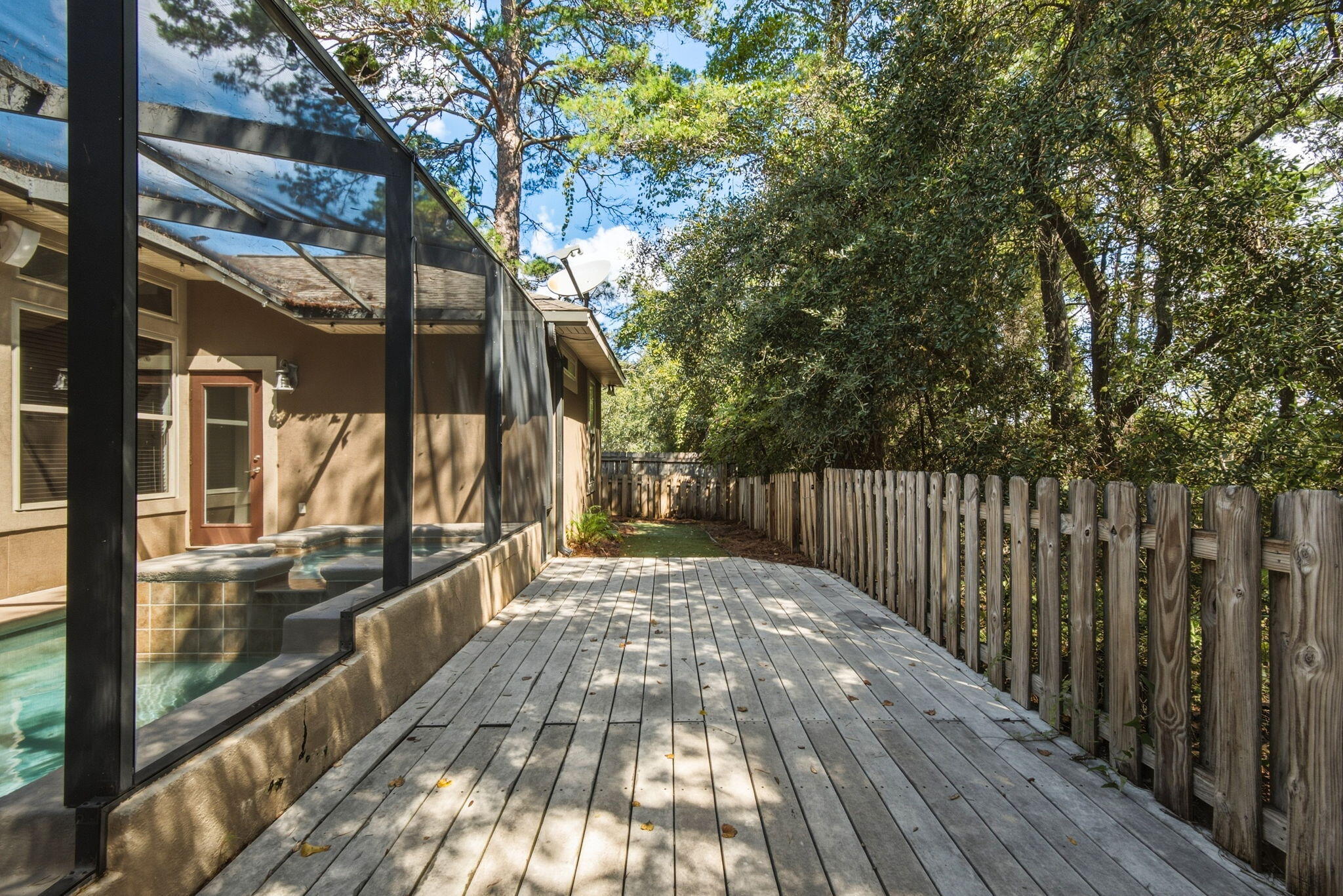 CHARDONNAY ESTATES - Residential