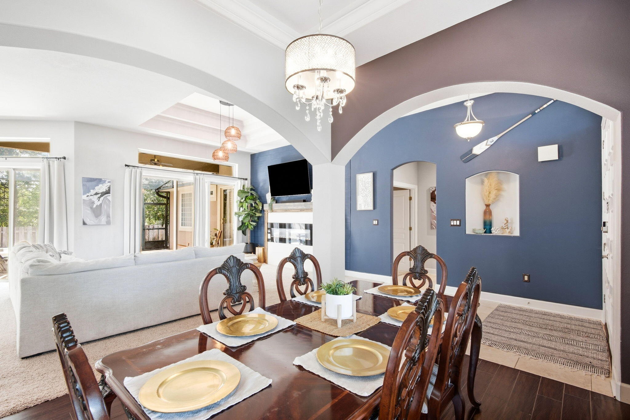 CHARDONNAY ESTATES - Residential
