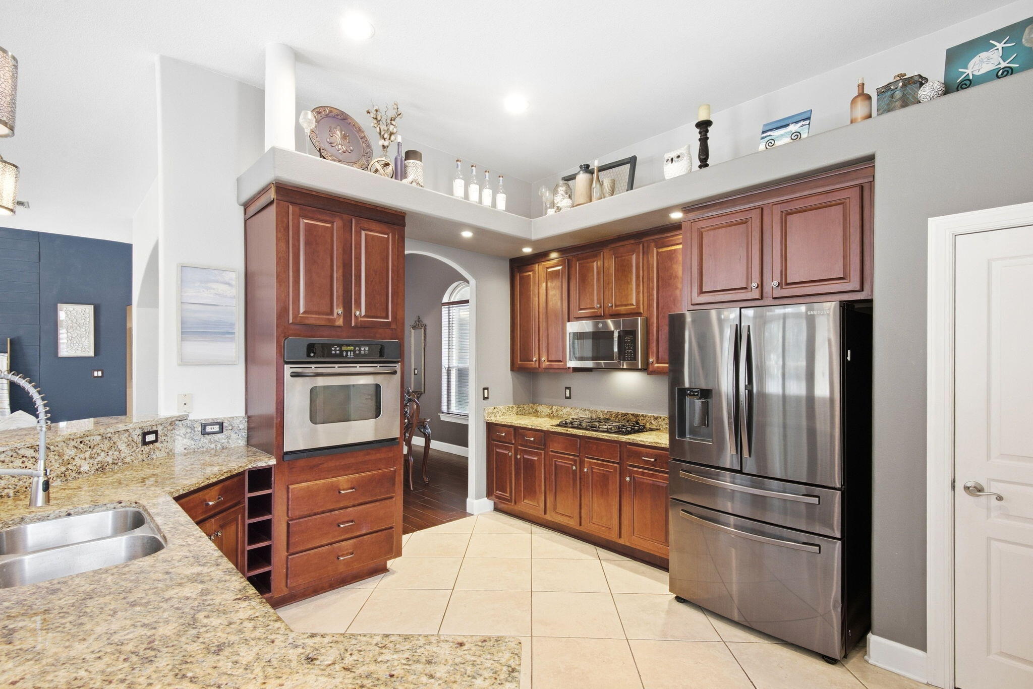 CHARDONNAY ESTATES - Residential