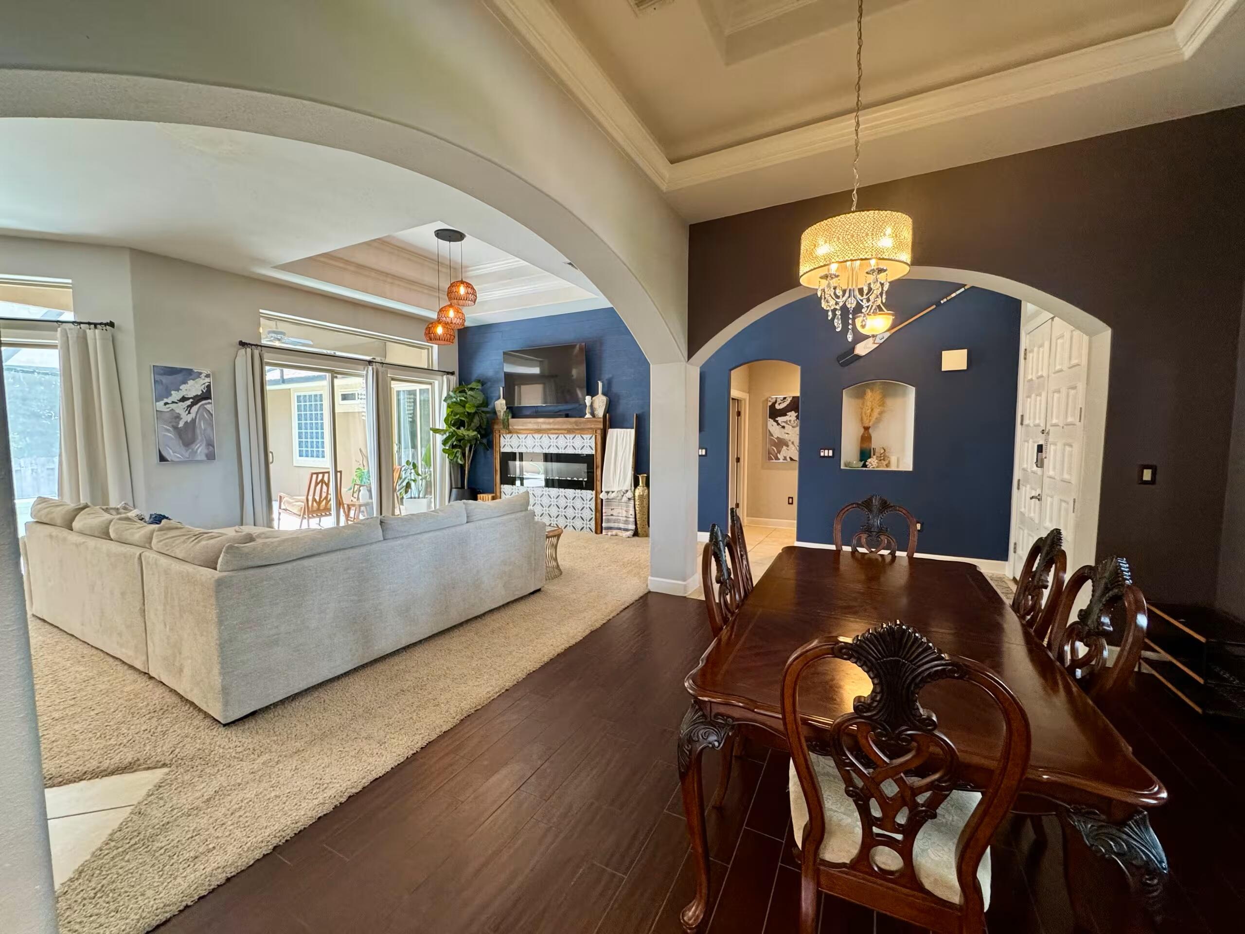 CHARDONNAY ESTATES - Residential