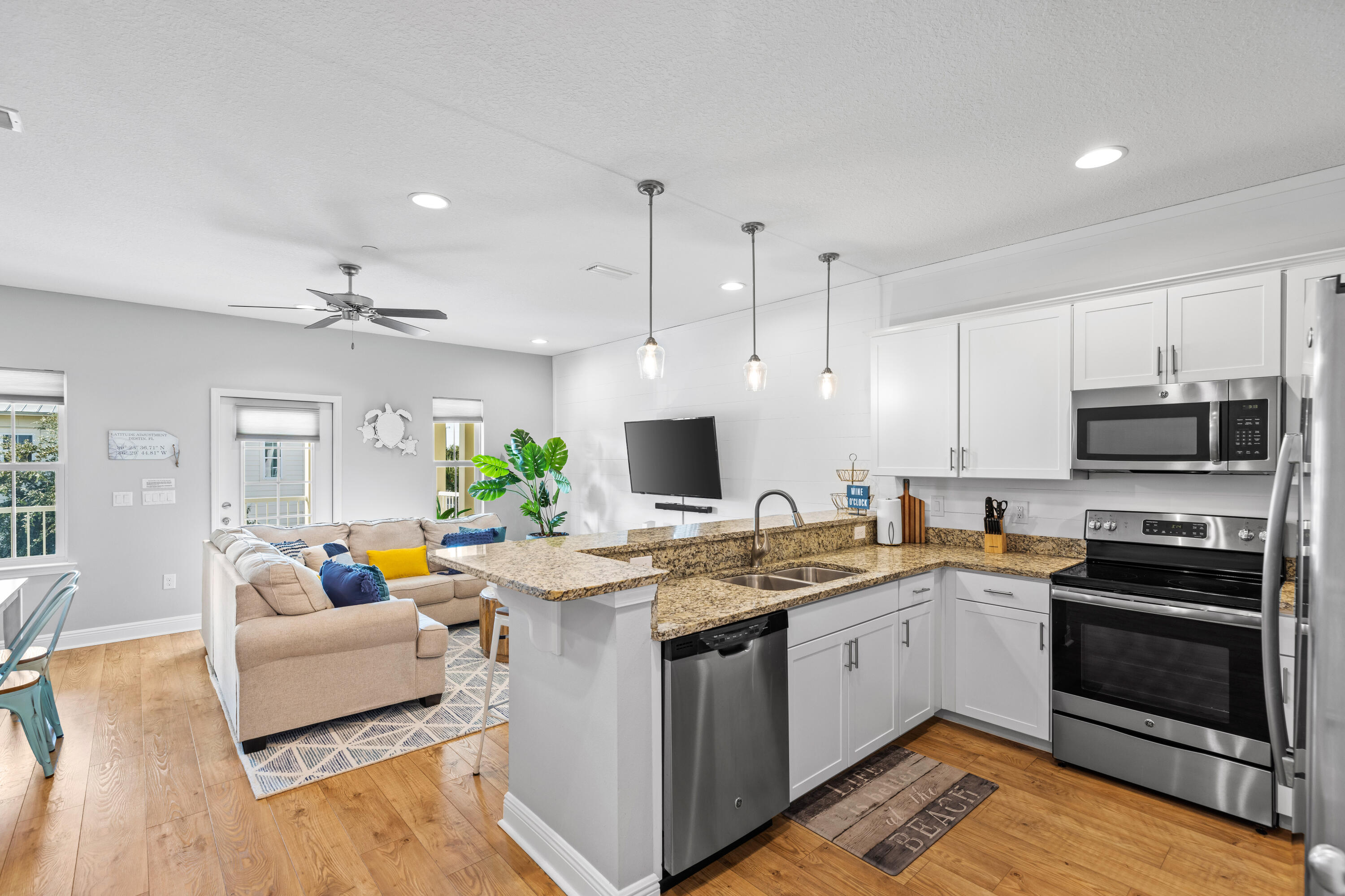 ONE TWENTY FIVE CRYSTAL BEACH DRIVE - Residential