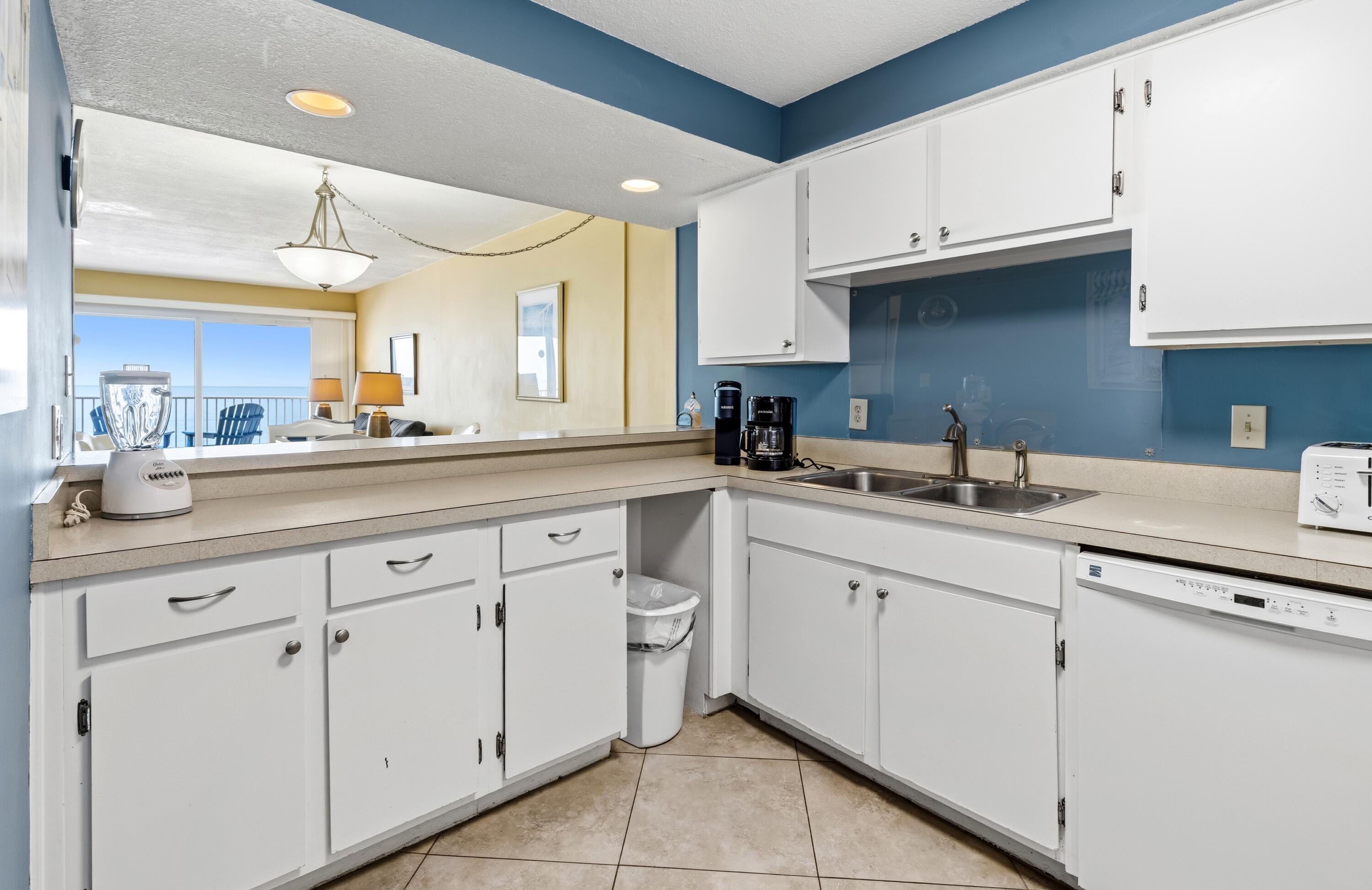 BEACH HOUSE CONDO PH 2 - Residential