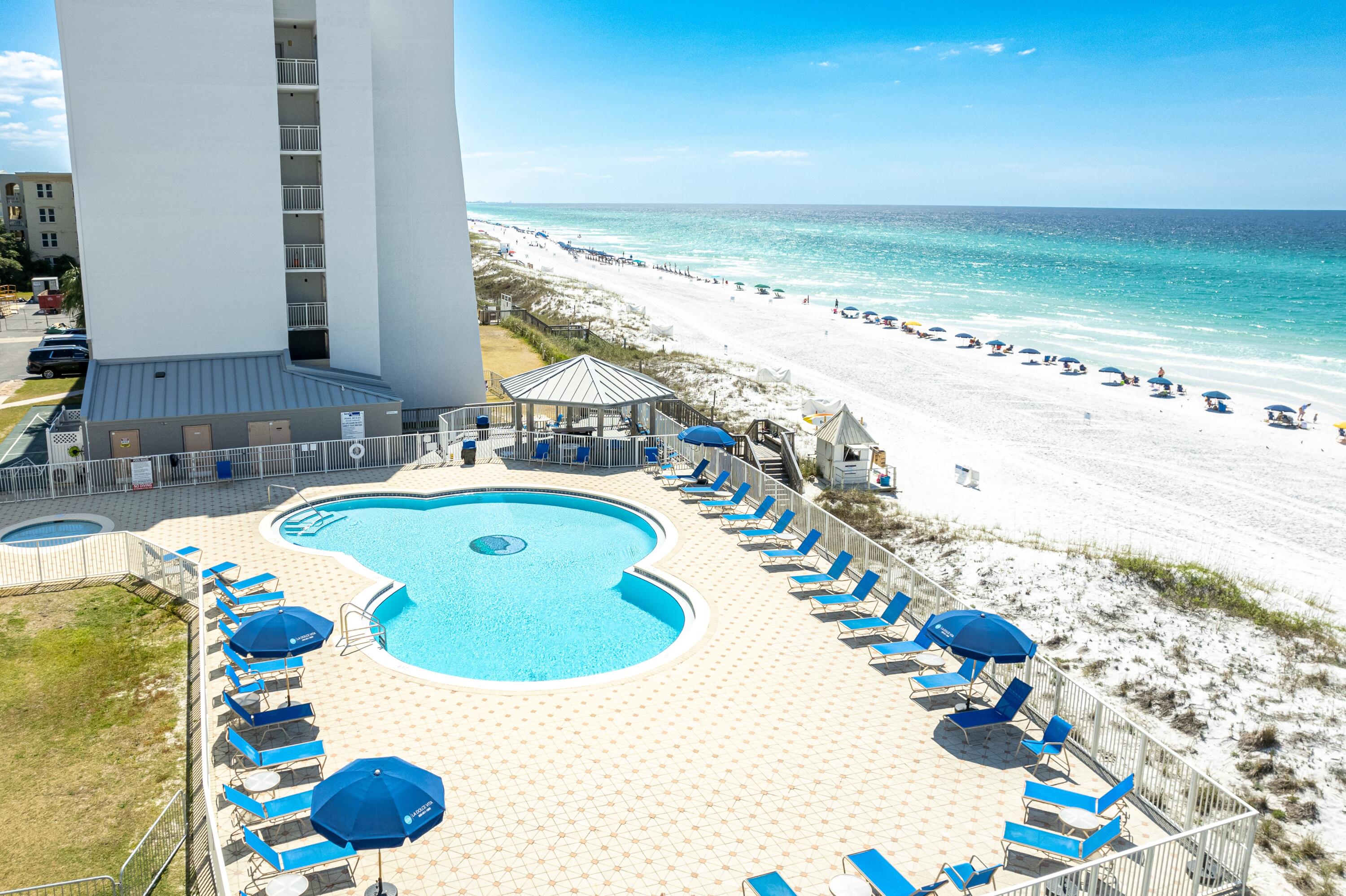 BEACH HOUSE CONDO PH 2 - Residential