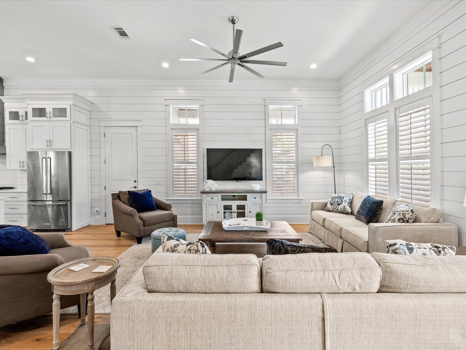 LAKESIDE AT BLUE MOUNTAIN BEACH - Residential Lease