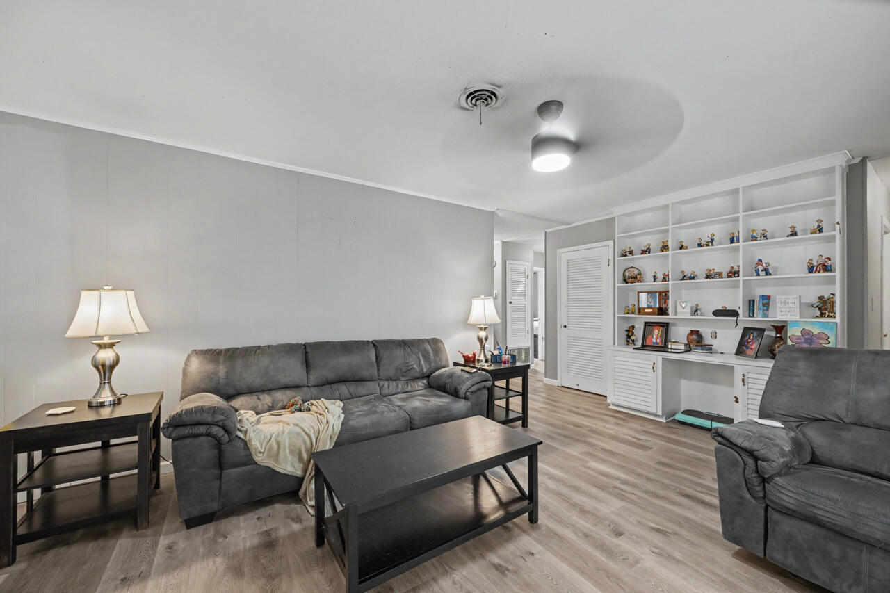 BAYOU WOODS - Residential
