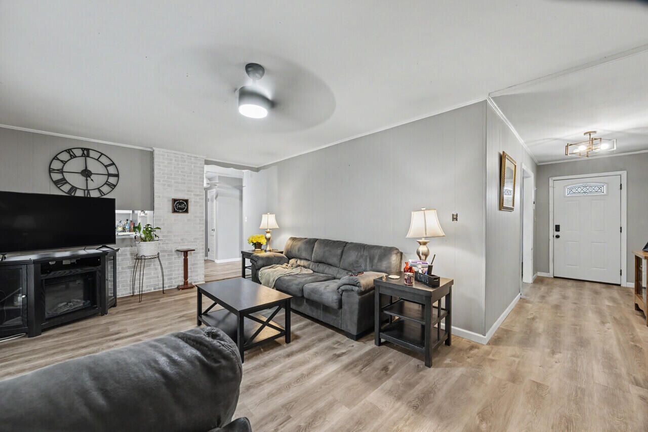 BAYOU WOODS - Residential