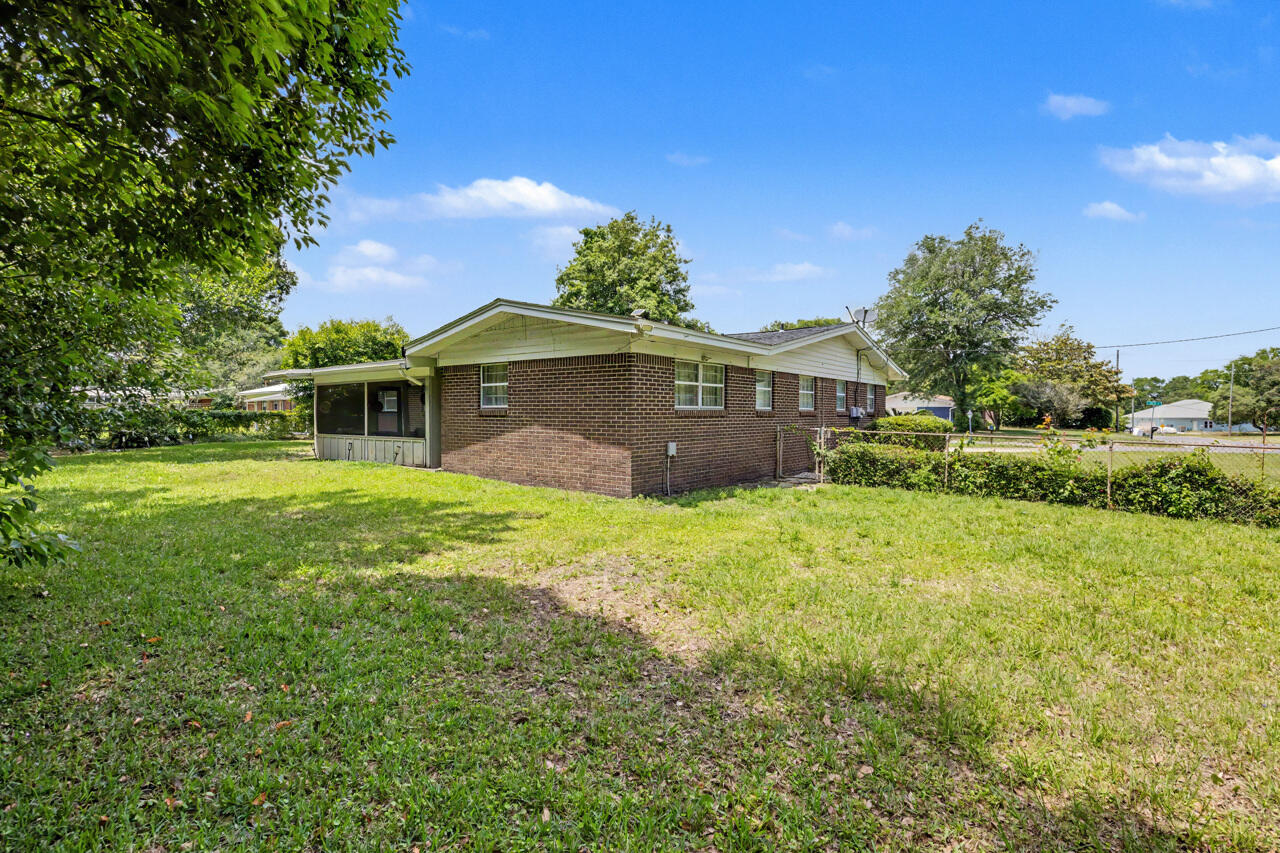 BAYOU WOODS - Residential