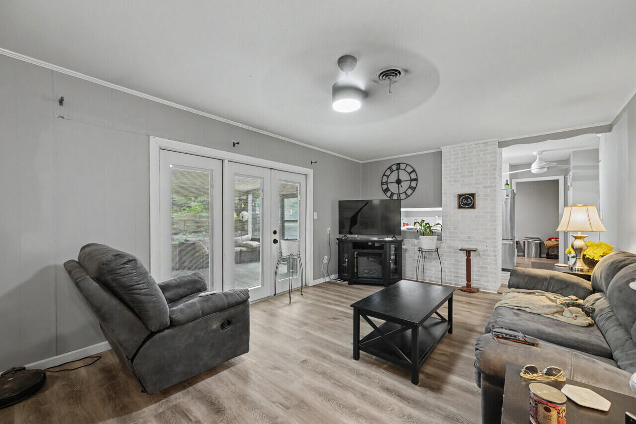 BAYOU WOODS - Residential
