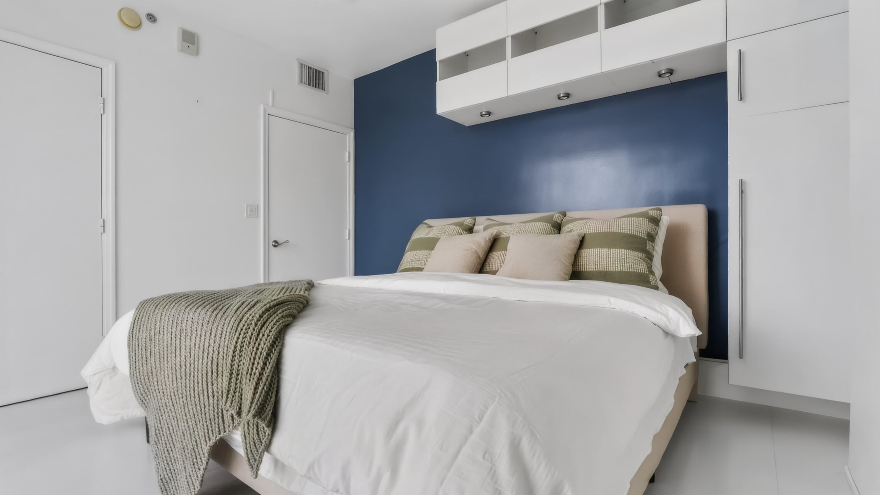 The club at Brickell  Bay - Residential