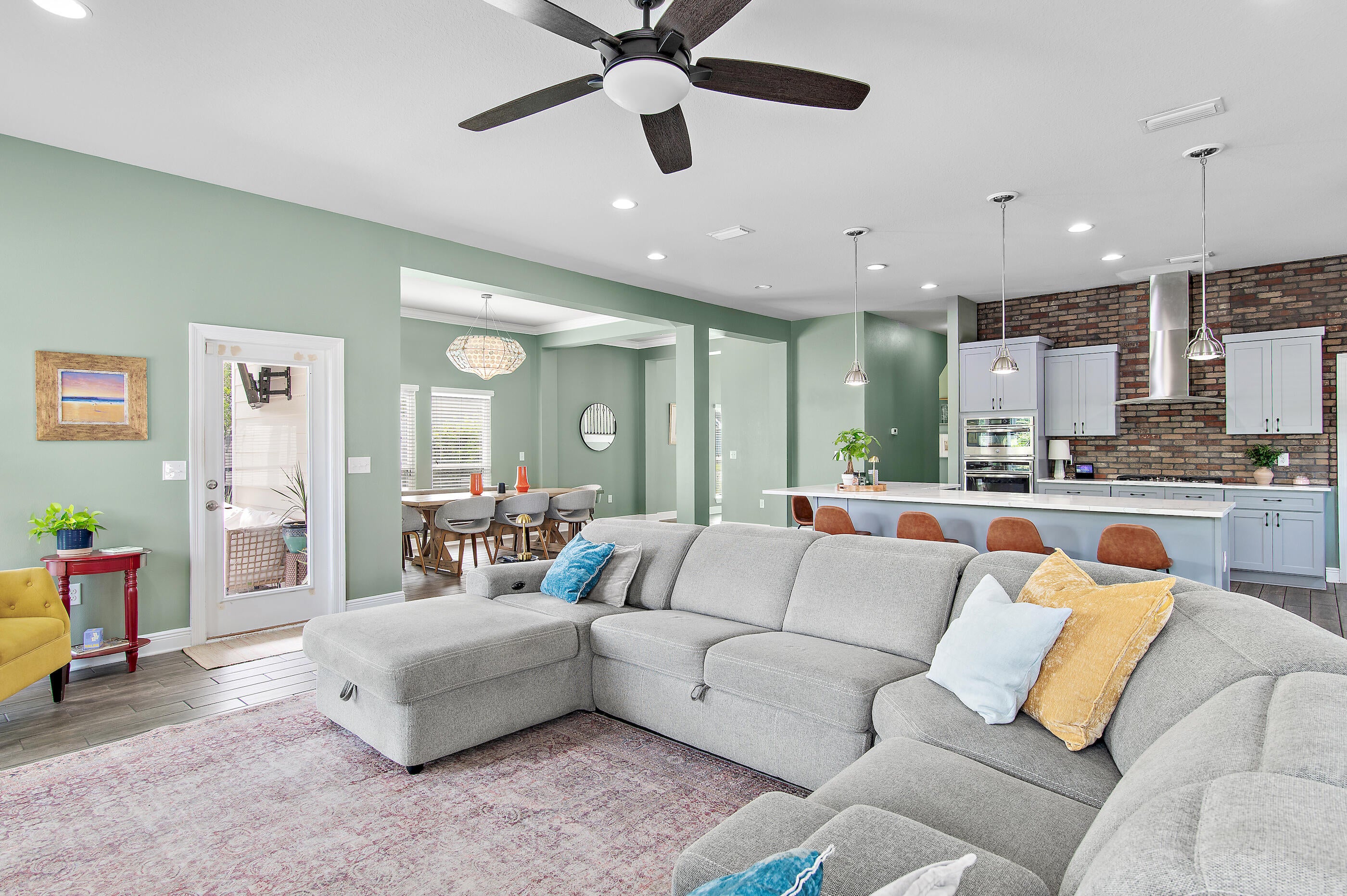 Mussett Bayou Manor - Residential