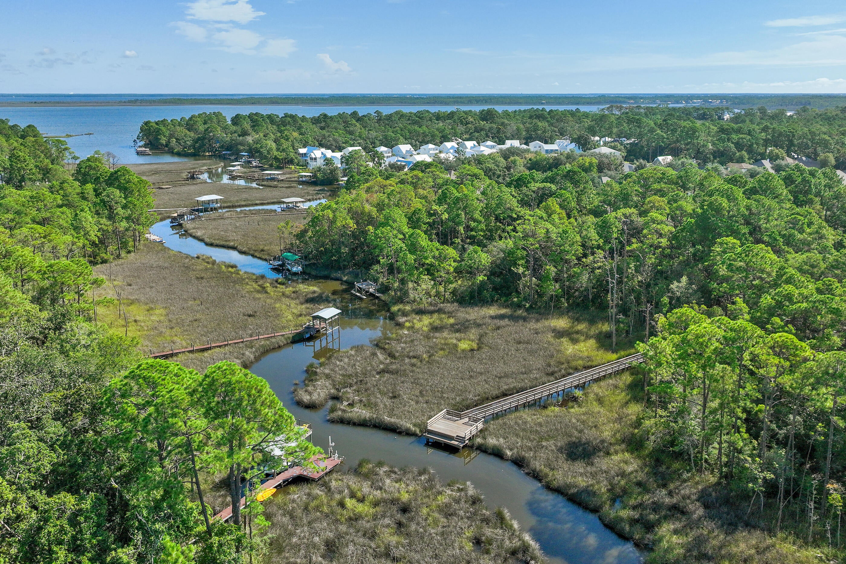 Mussett Bayou Manor - Residential