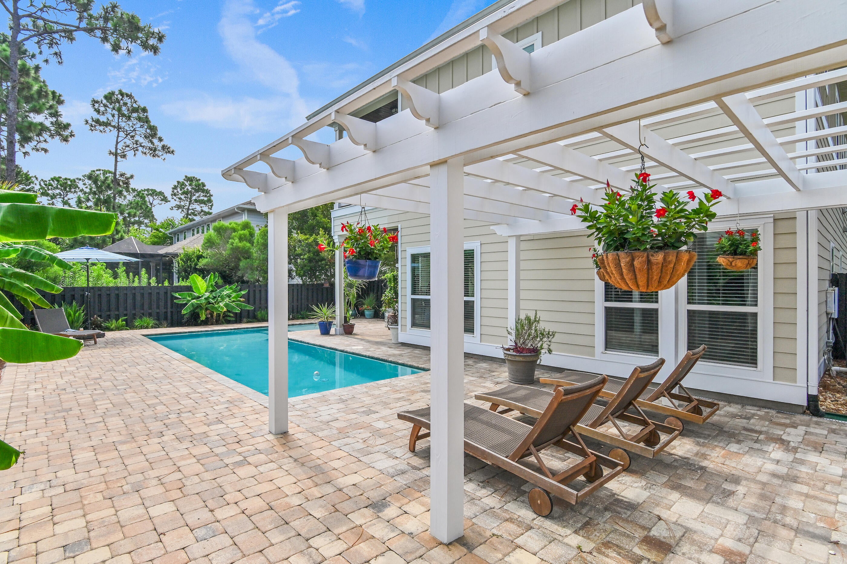 Mussett Bayou Manor - Residential