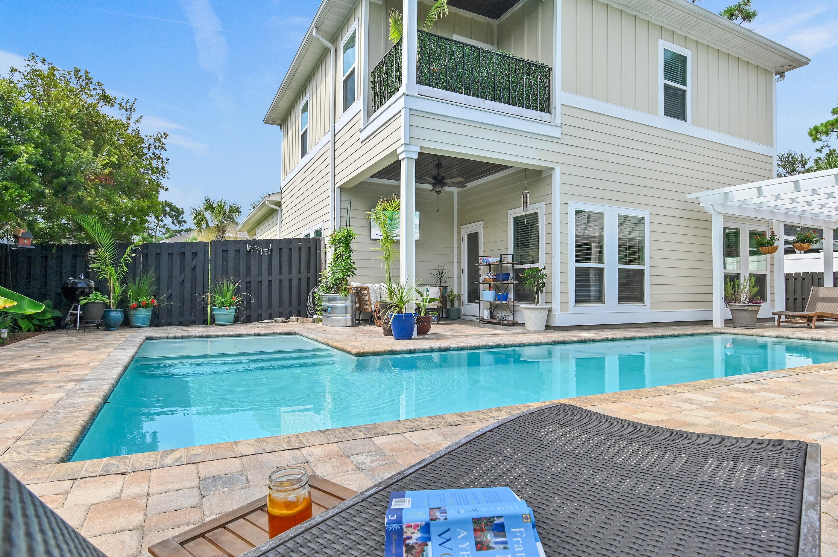 Mussett Bayou Manor - Residential