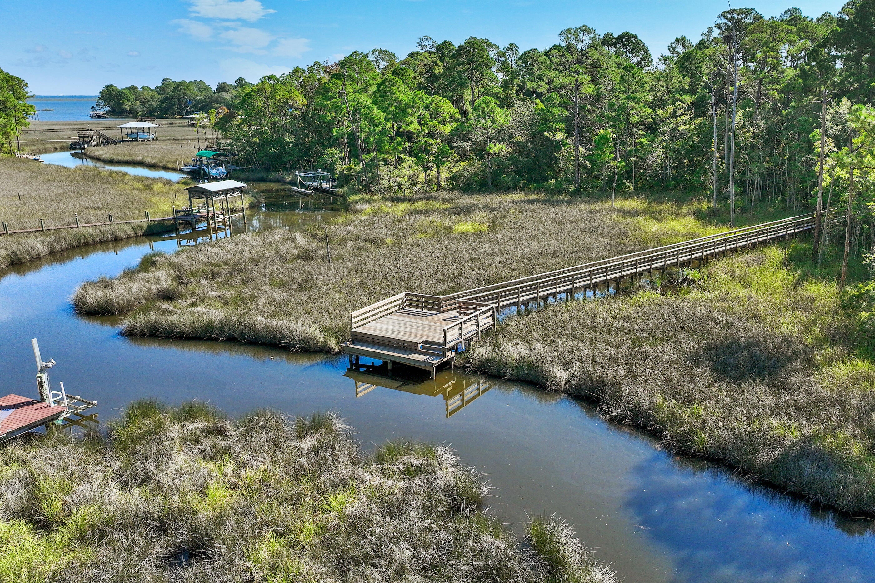 Mussett Bayou Manor - Residential