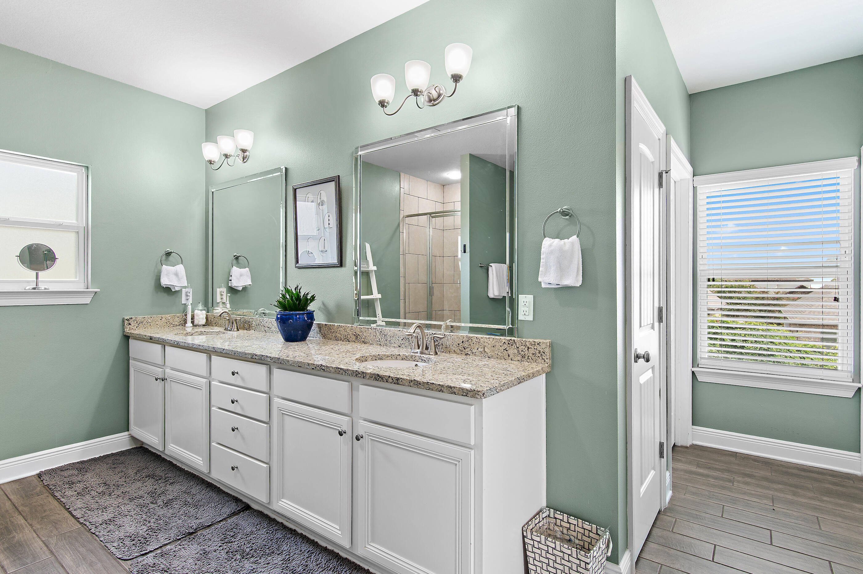 Mussett Bayou Manor - Residential