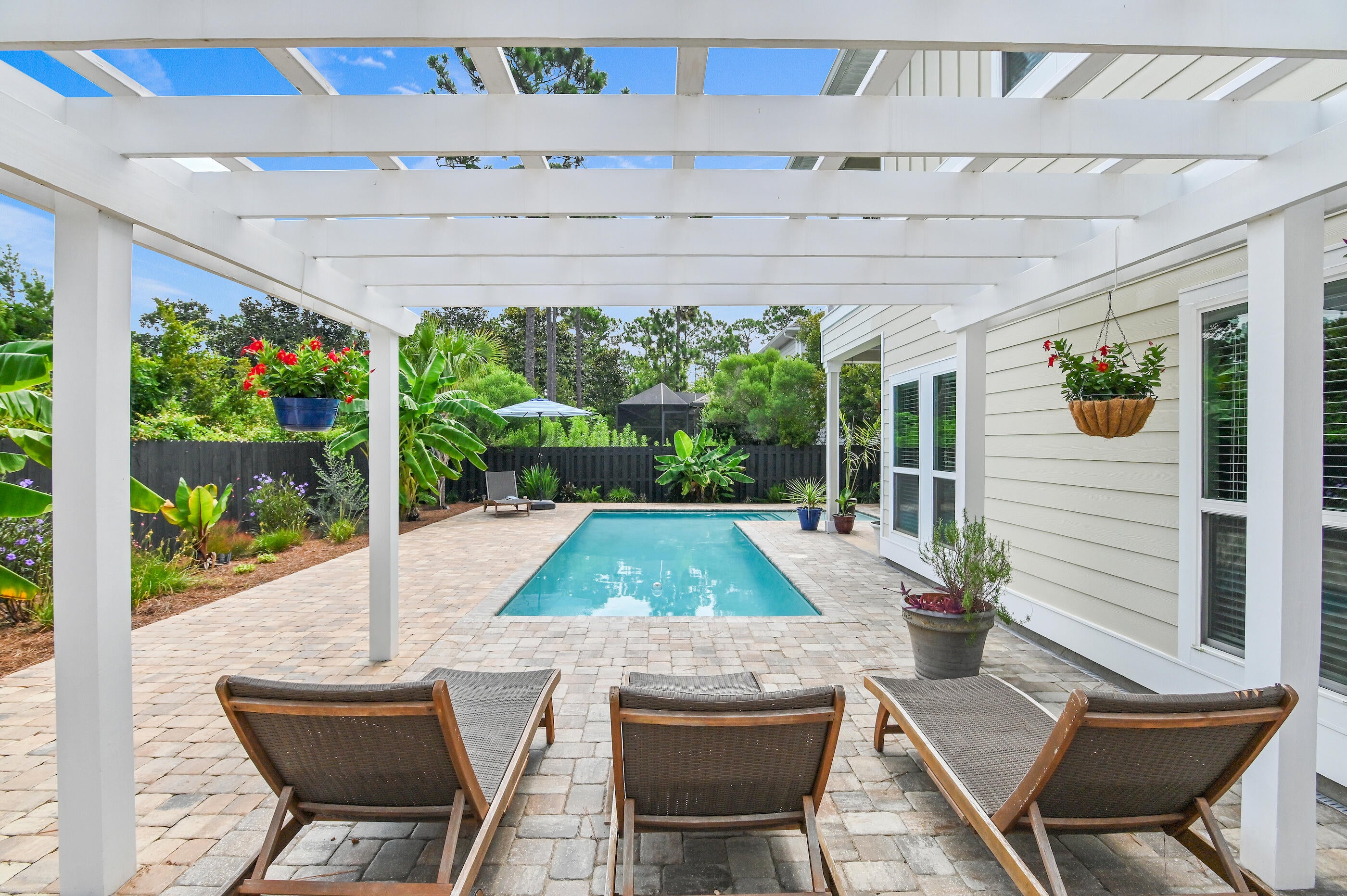 Mussett Bayou Manor - Residential