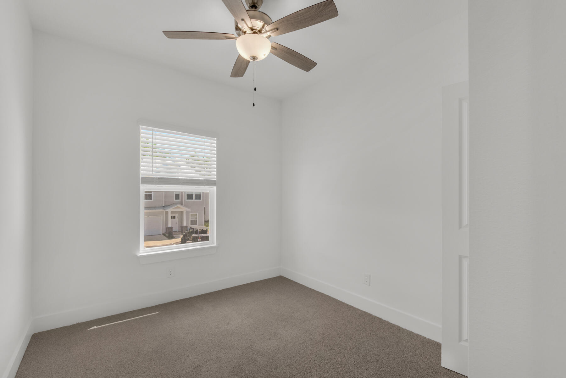 VERANDAS AT FREEPORT - Residential Lease