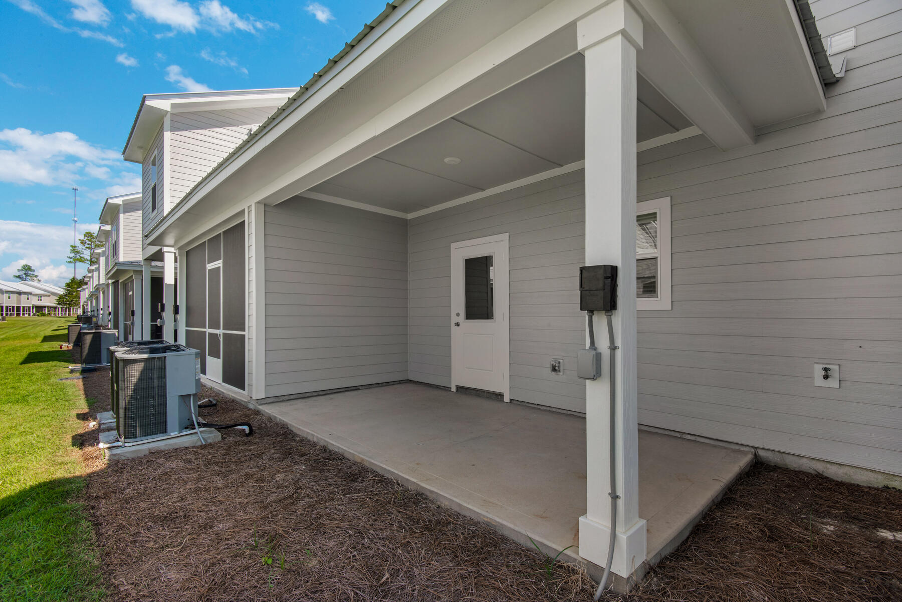 VERANDAS AT FREEPORT - Residential Lease
