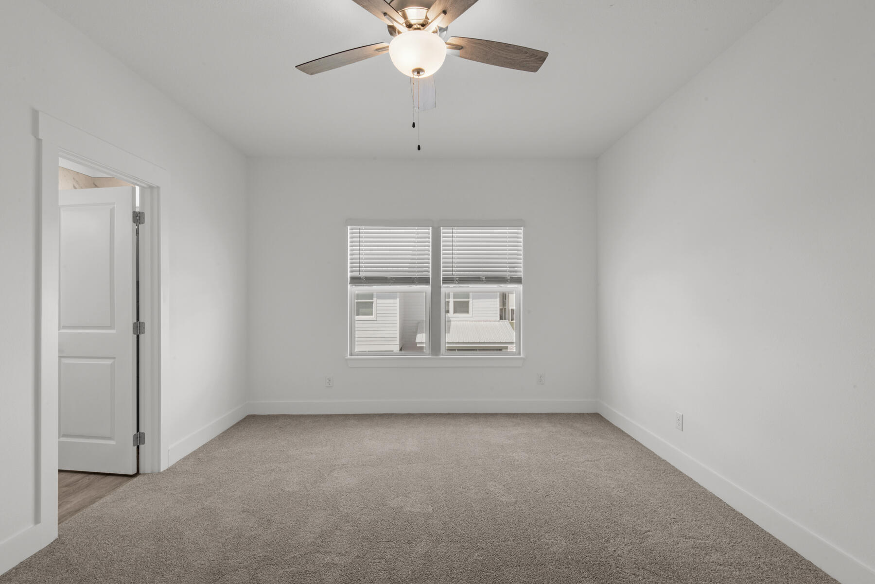 VERANDAS AT FREEPORT - Residential Lease