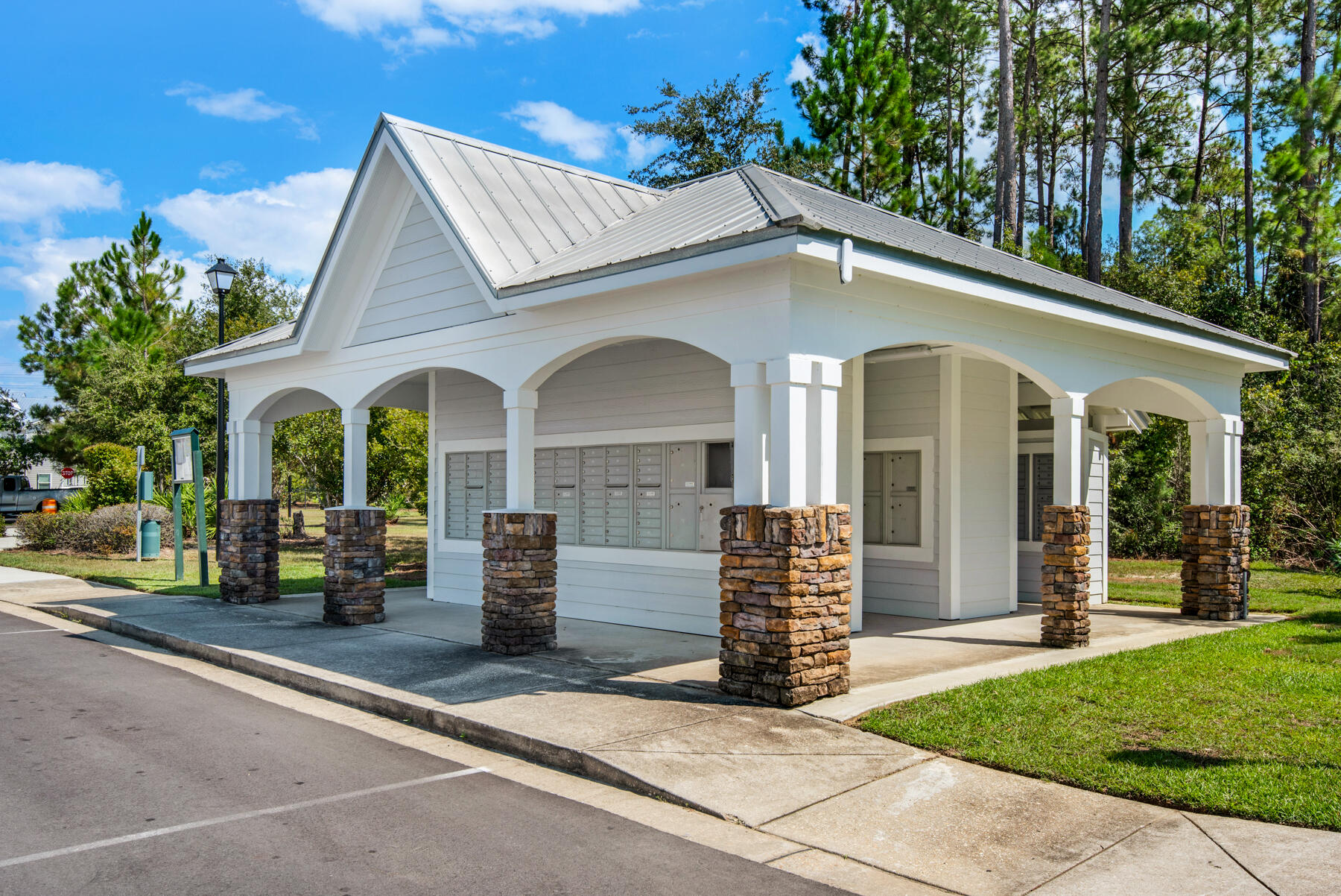 VERANDAS AT FREEPORT - Residential Lease