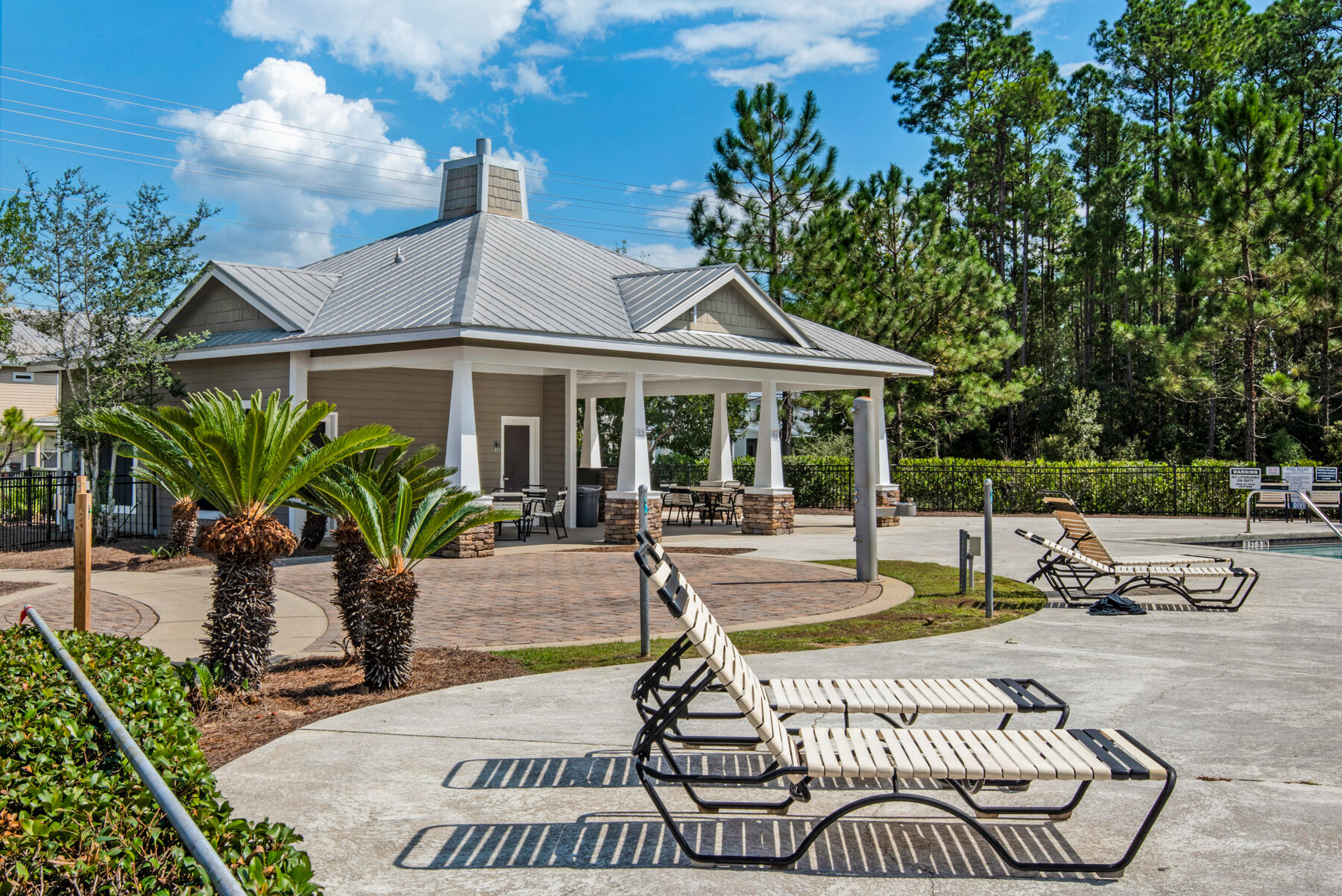 VERANDAS AT FREEPORT - Residential Lease