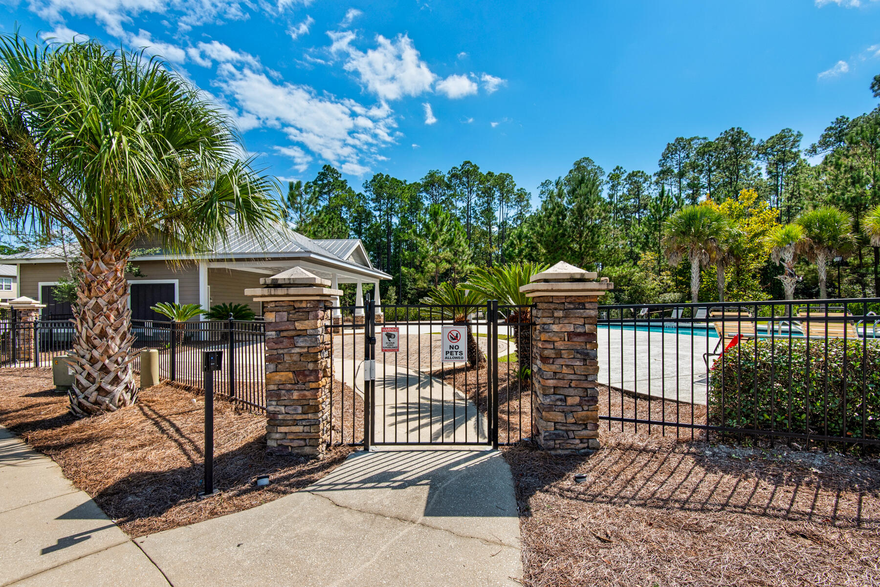 VERANDAS AT FREEPORT - Residential Lease