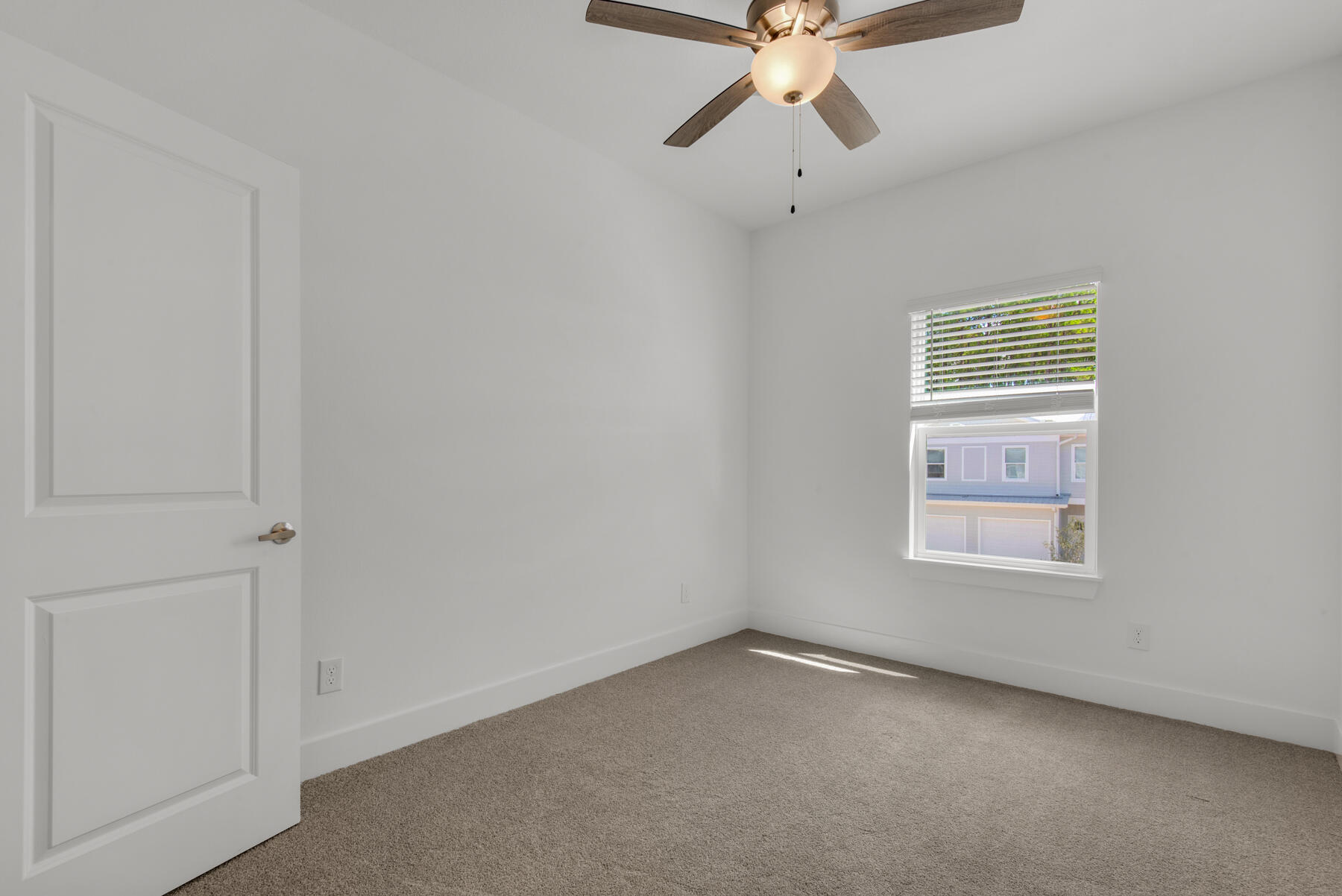 VERANDAS AT FREEPORT - Residential Lease