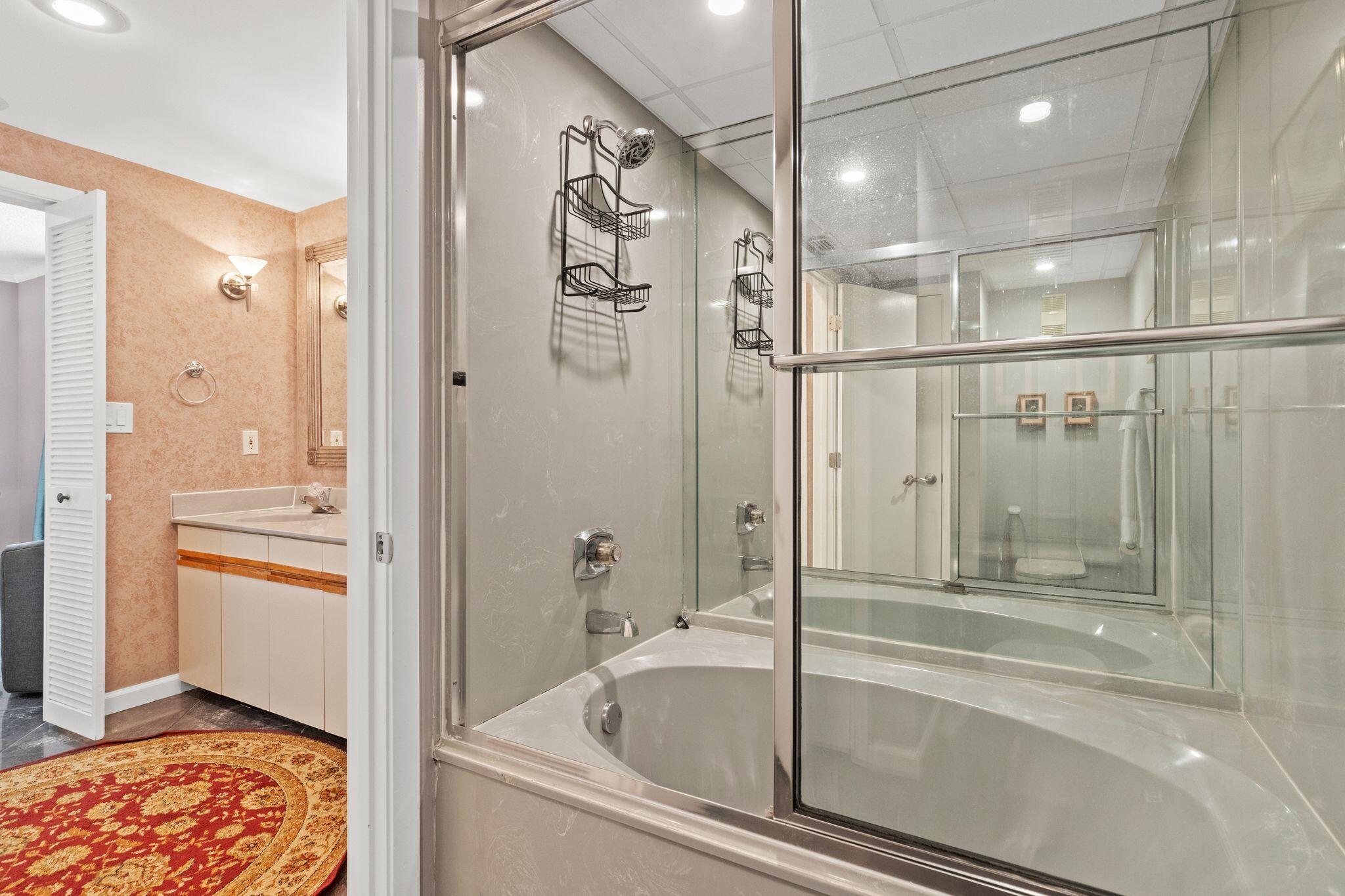 EDGEWATER - Residential