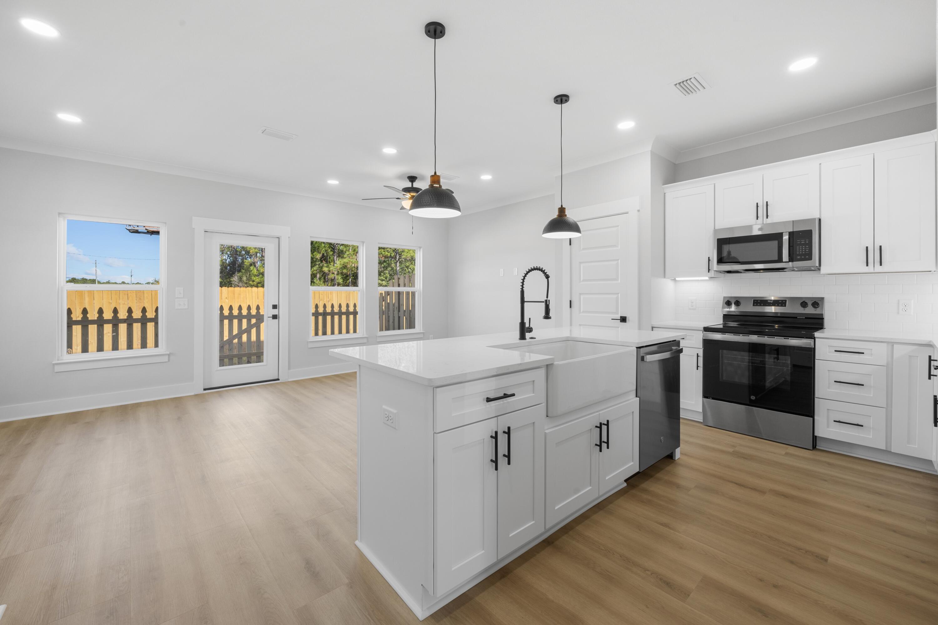 METES & BOUNDS - Residential Lease