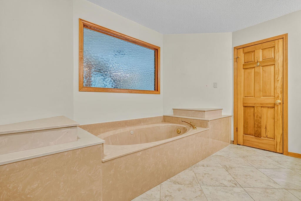 DONLABROOK GARDYNS - Residential