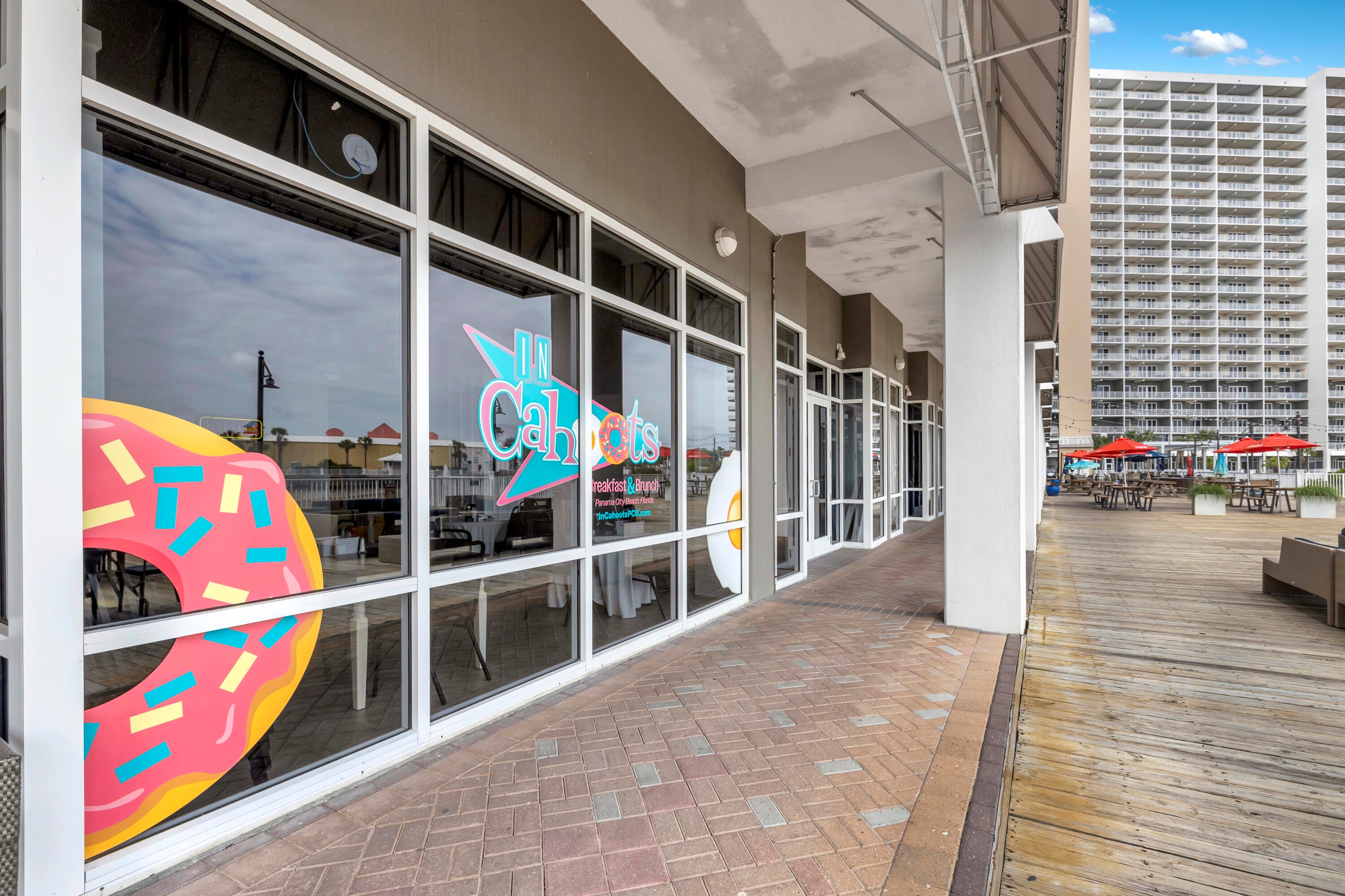LAKETOWN WHARF - Residential