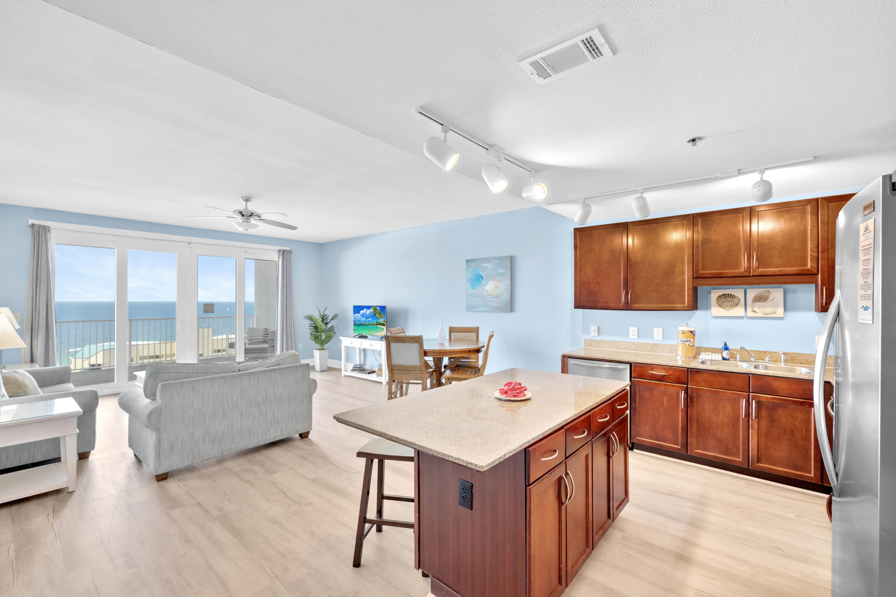 LAKETOWN WHARF - Residential