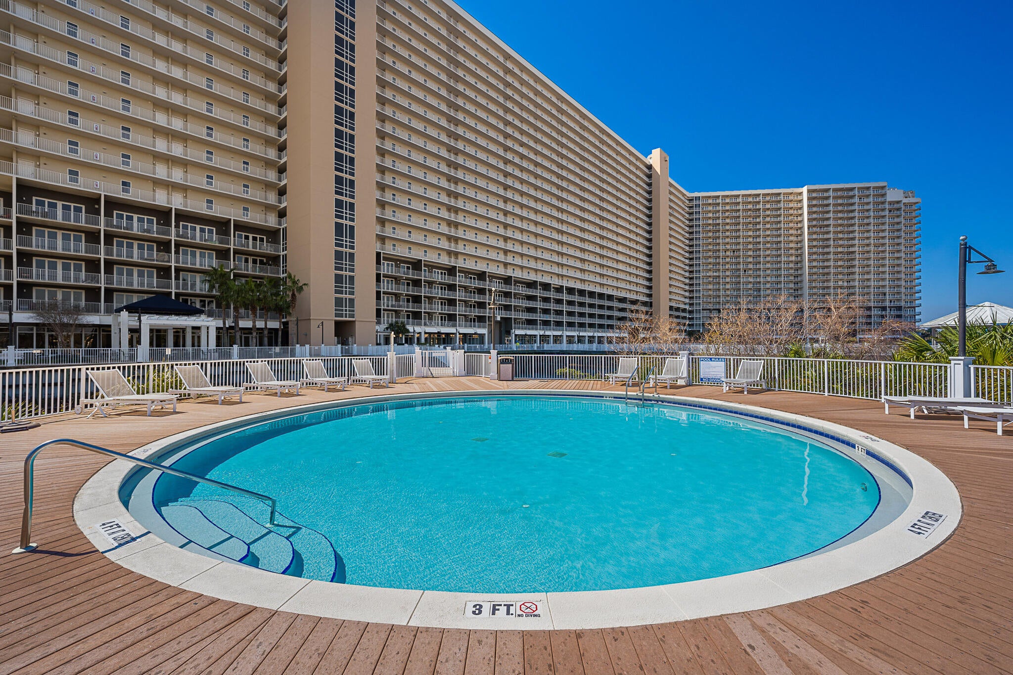 LAKETOWN WHARF - Residential